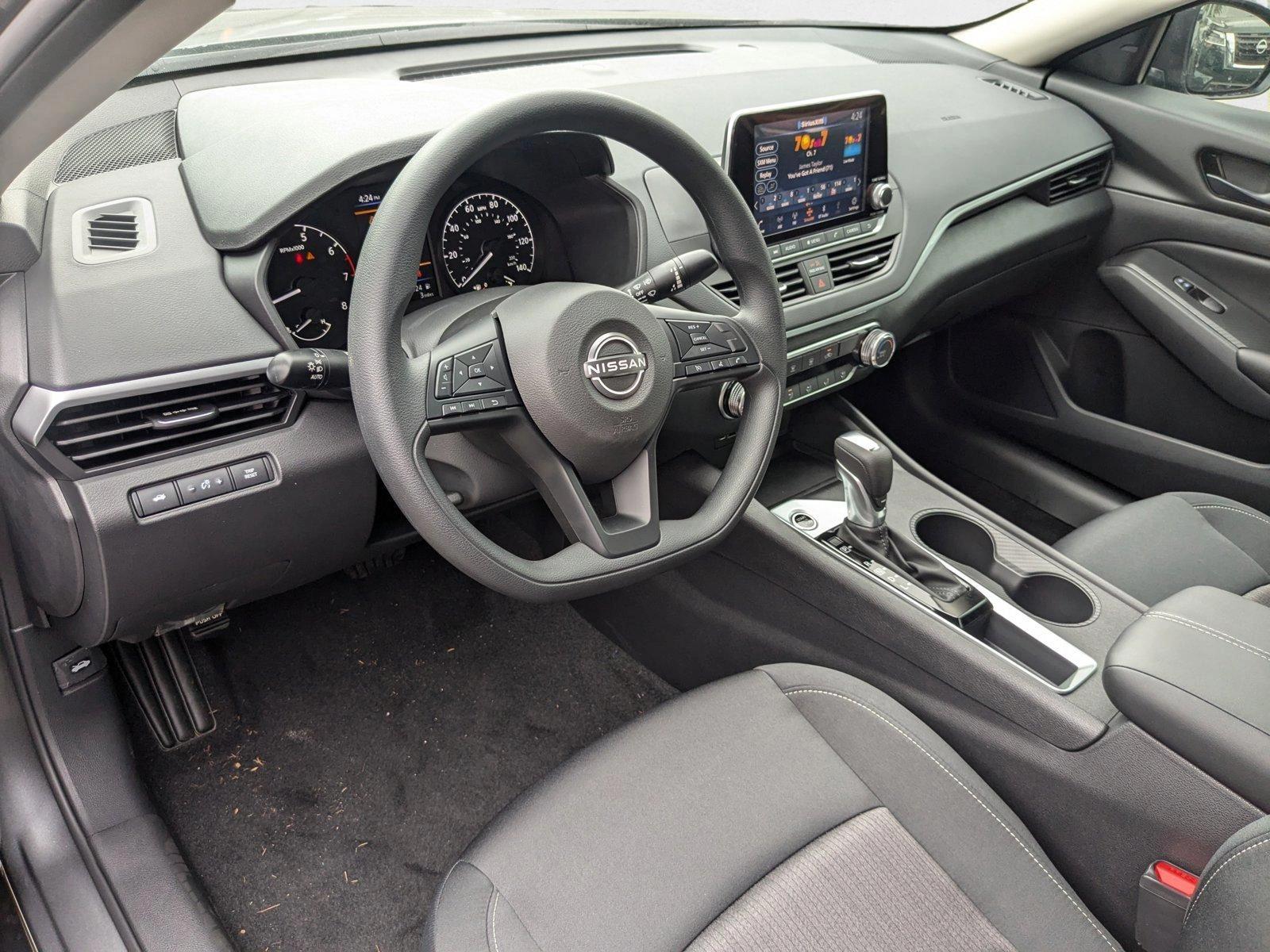 2025 Nissan Altima S photo 3