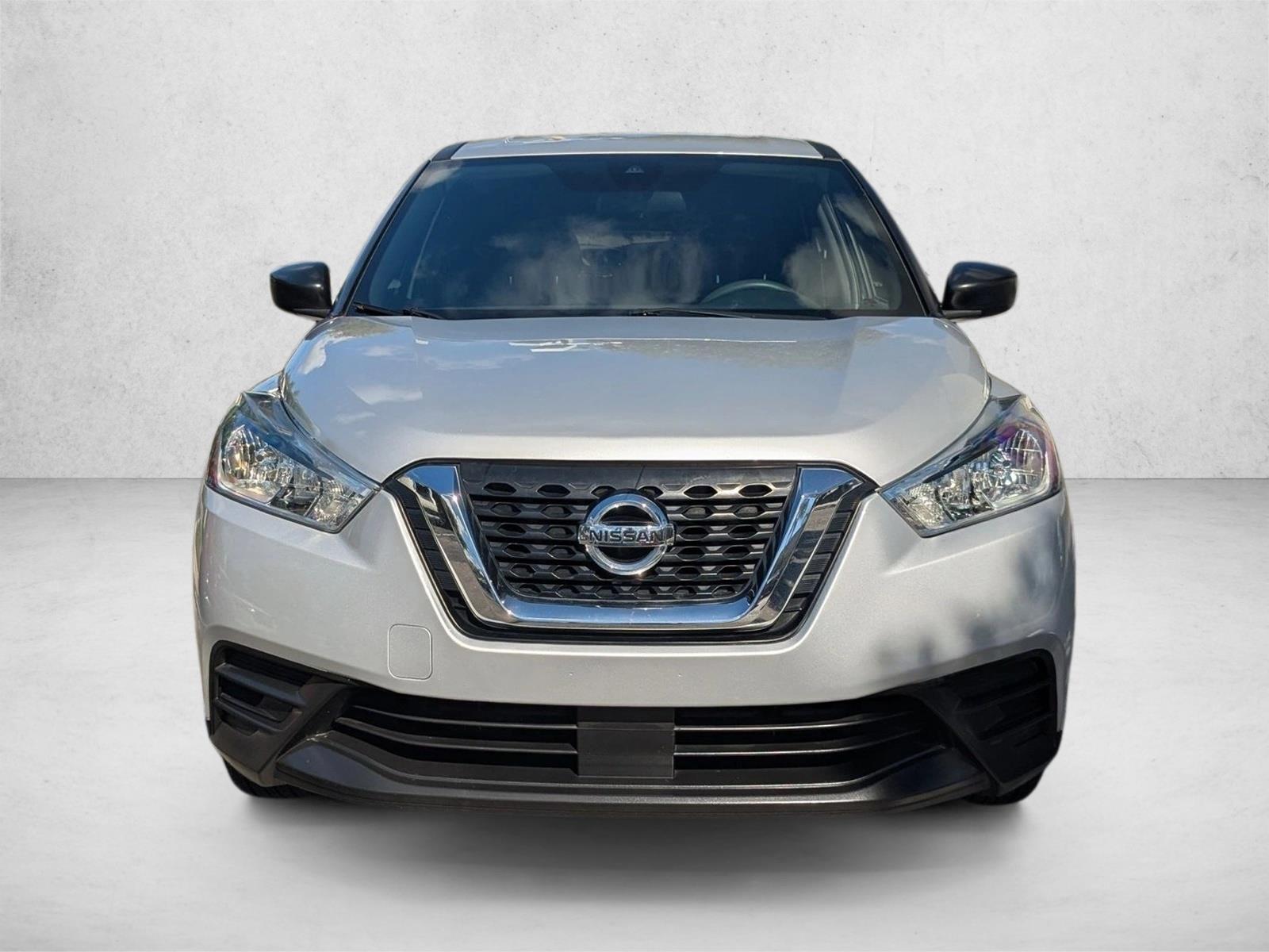 2020 Nissan Kicks S photo 2