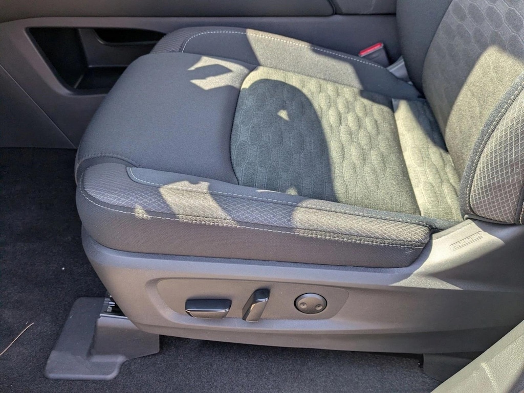 New 2026 Nissan Pathfinder SV SUV