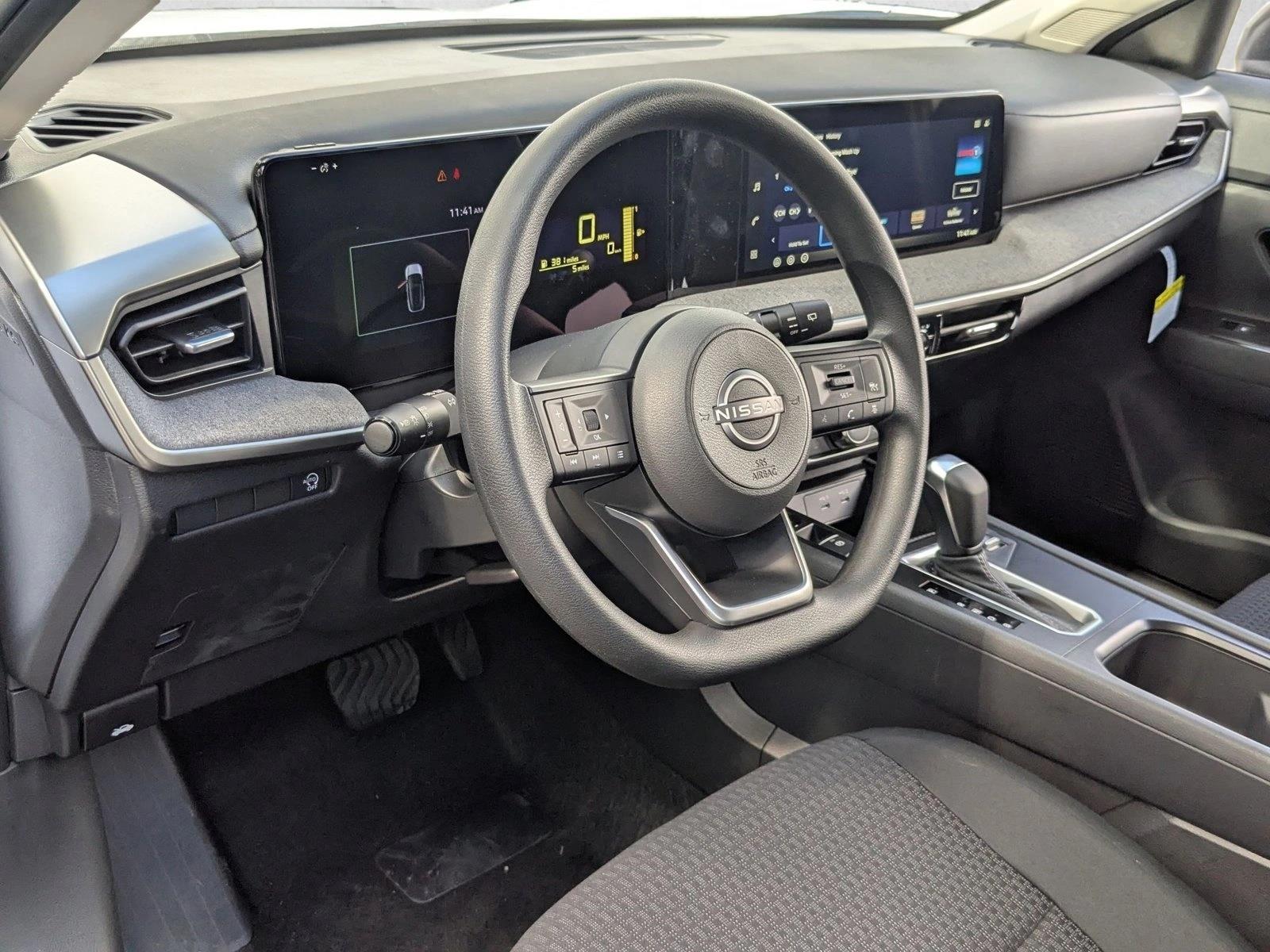 2026 Nissan Kicks S photo 2