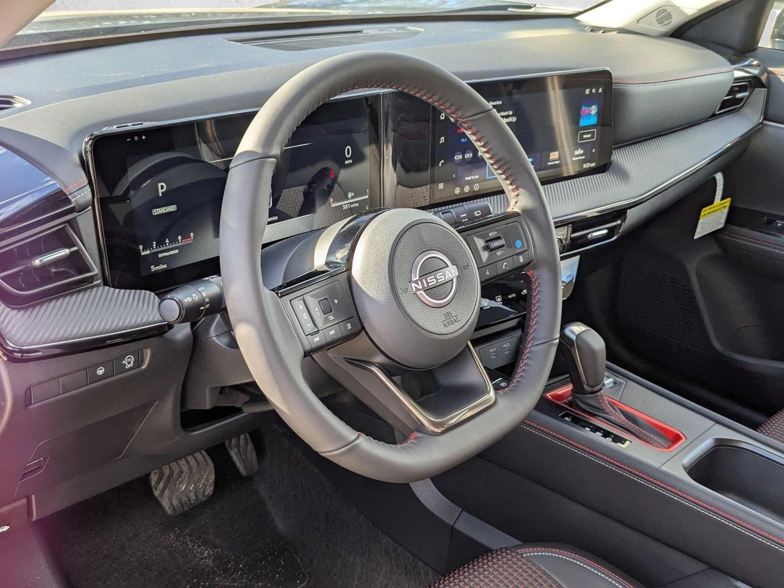 2026 Nissan Kicks SR photo 2