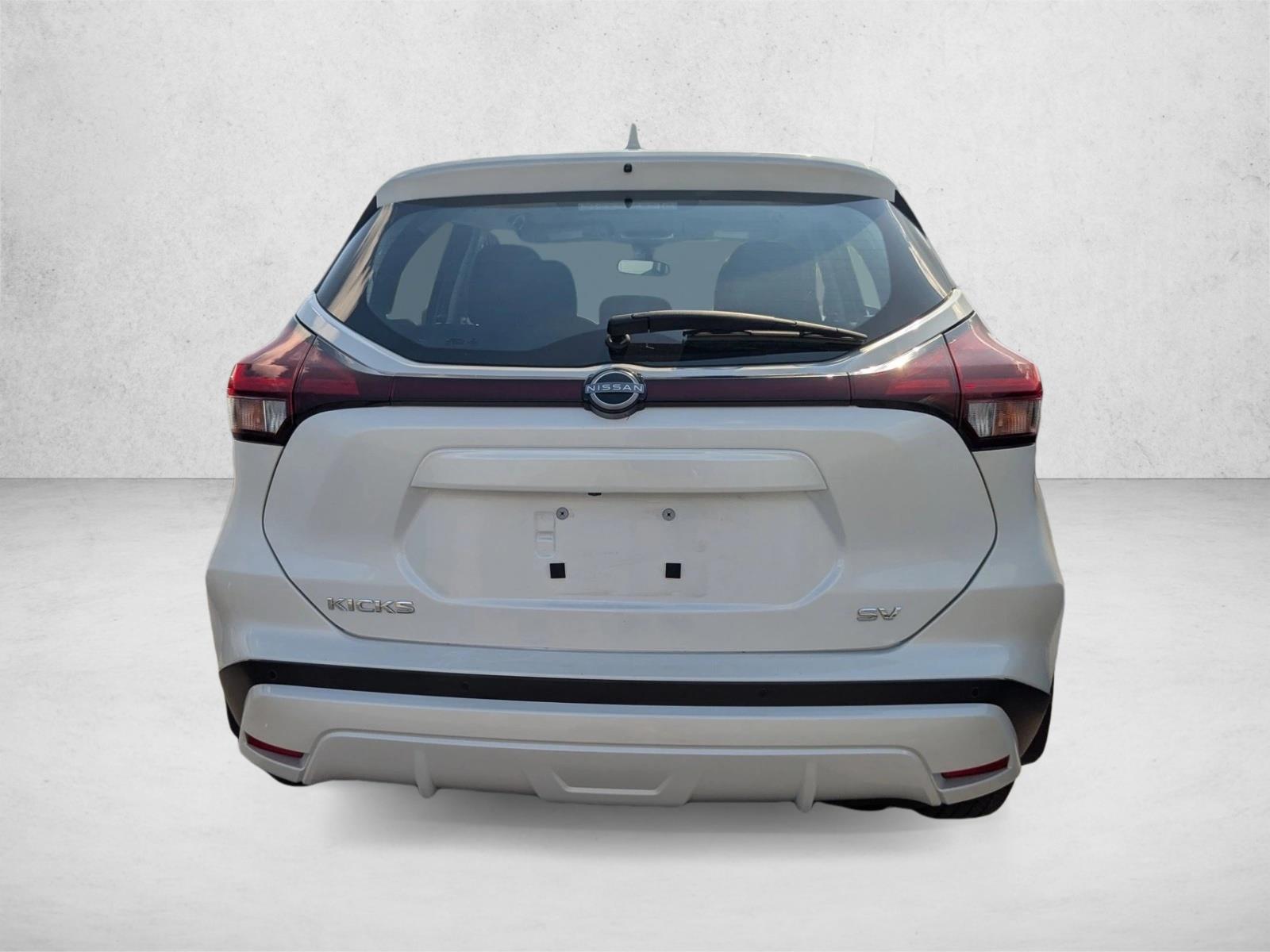 2023 Nissan Kicks SV photo 3