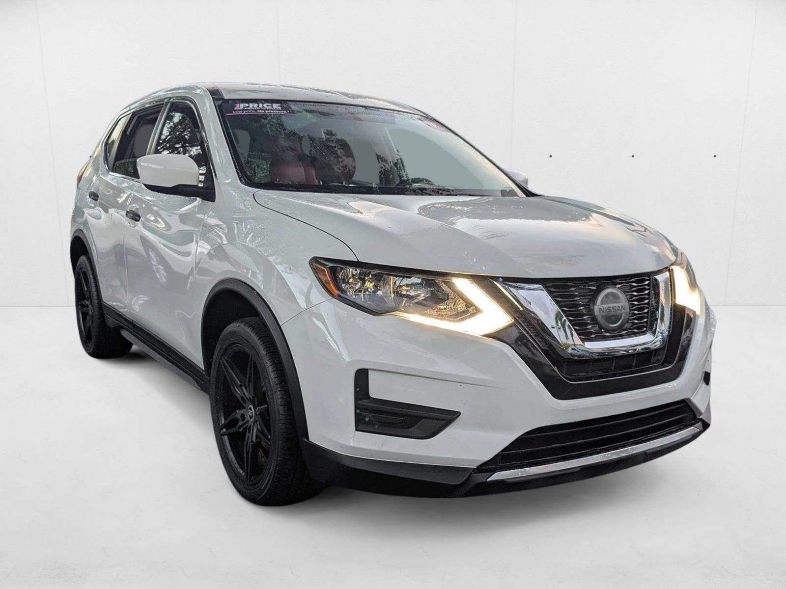 2018 Nissan Rogue S photo 2