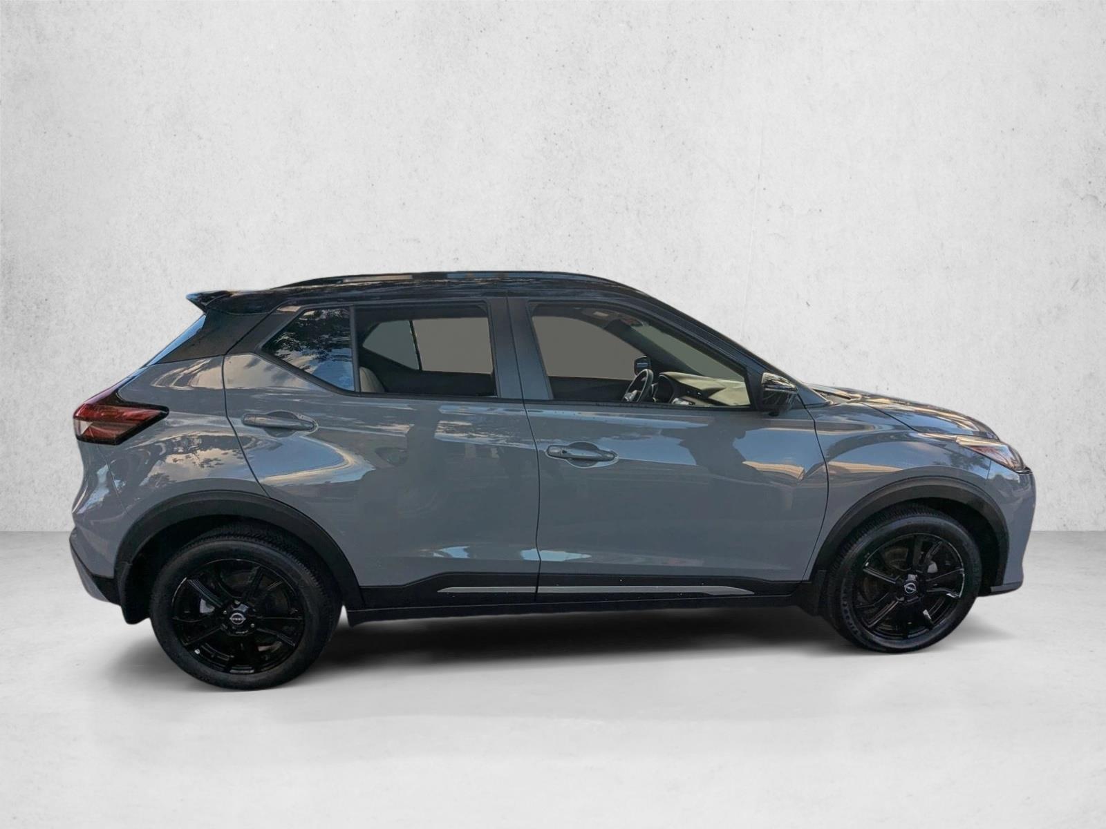 2024 Nissan Kicks SR photo 4