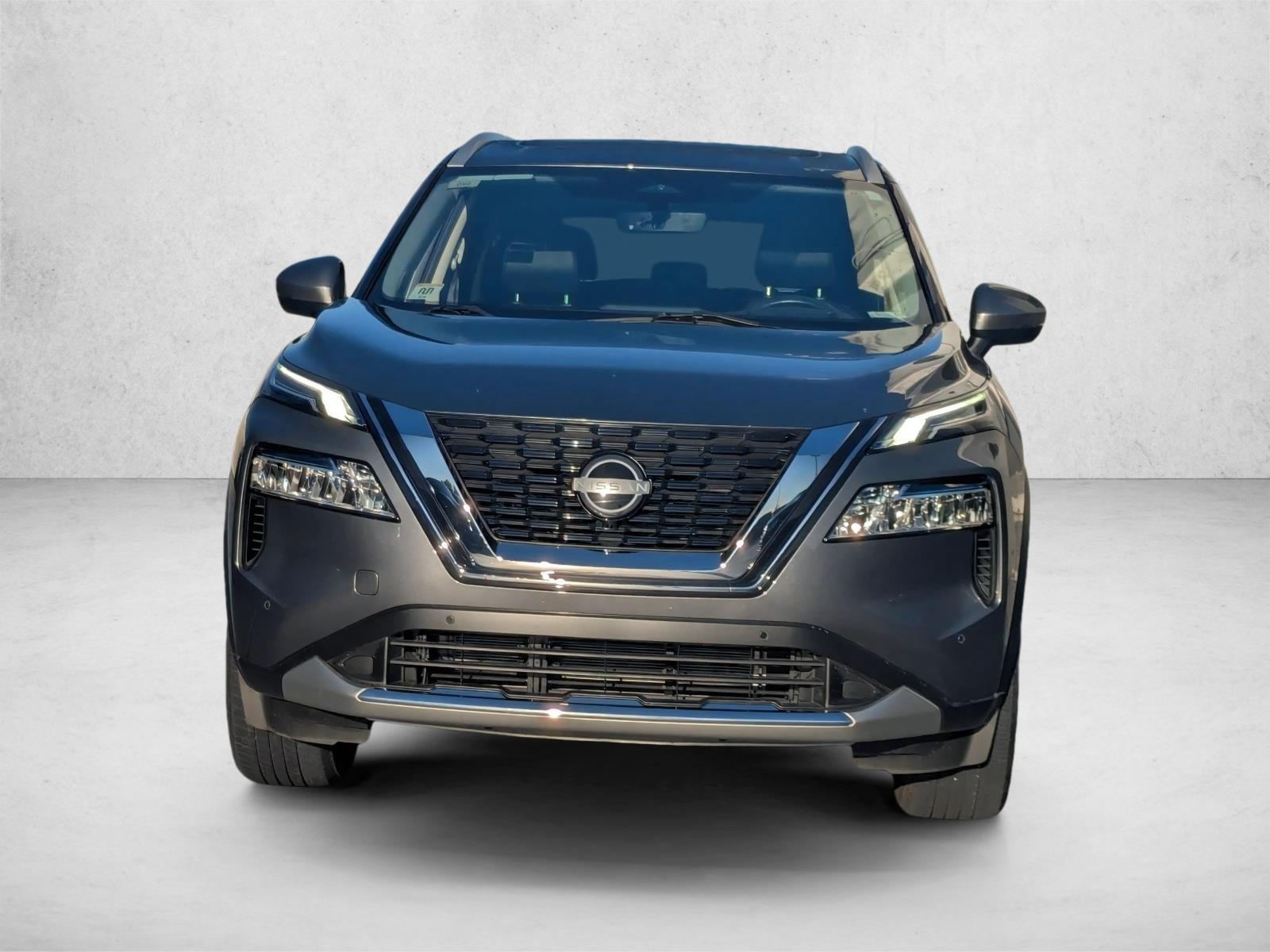 2023 Nissan Rogue Platinum photo 2