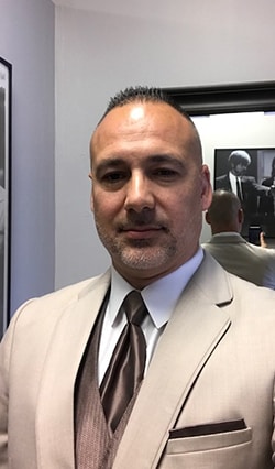 Staff member Dan Saraiva from ID_12972a332e4f