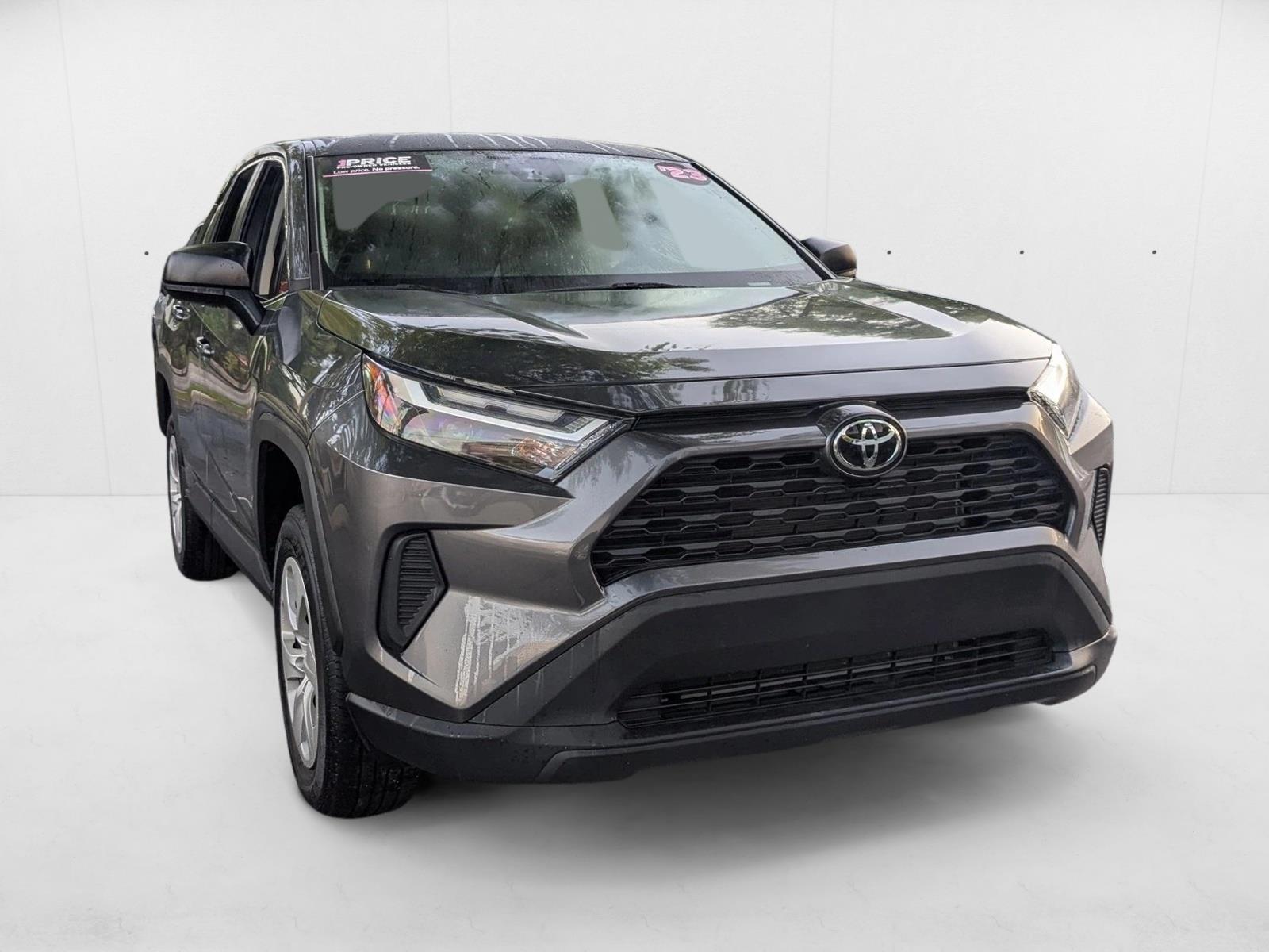 2023 Toyota RAV4 LE photo 3