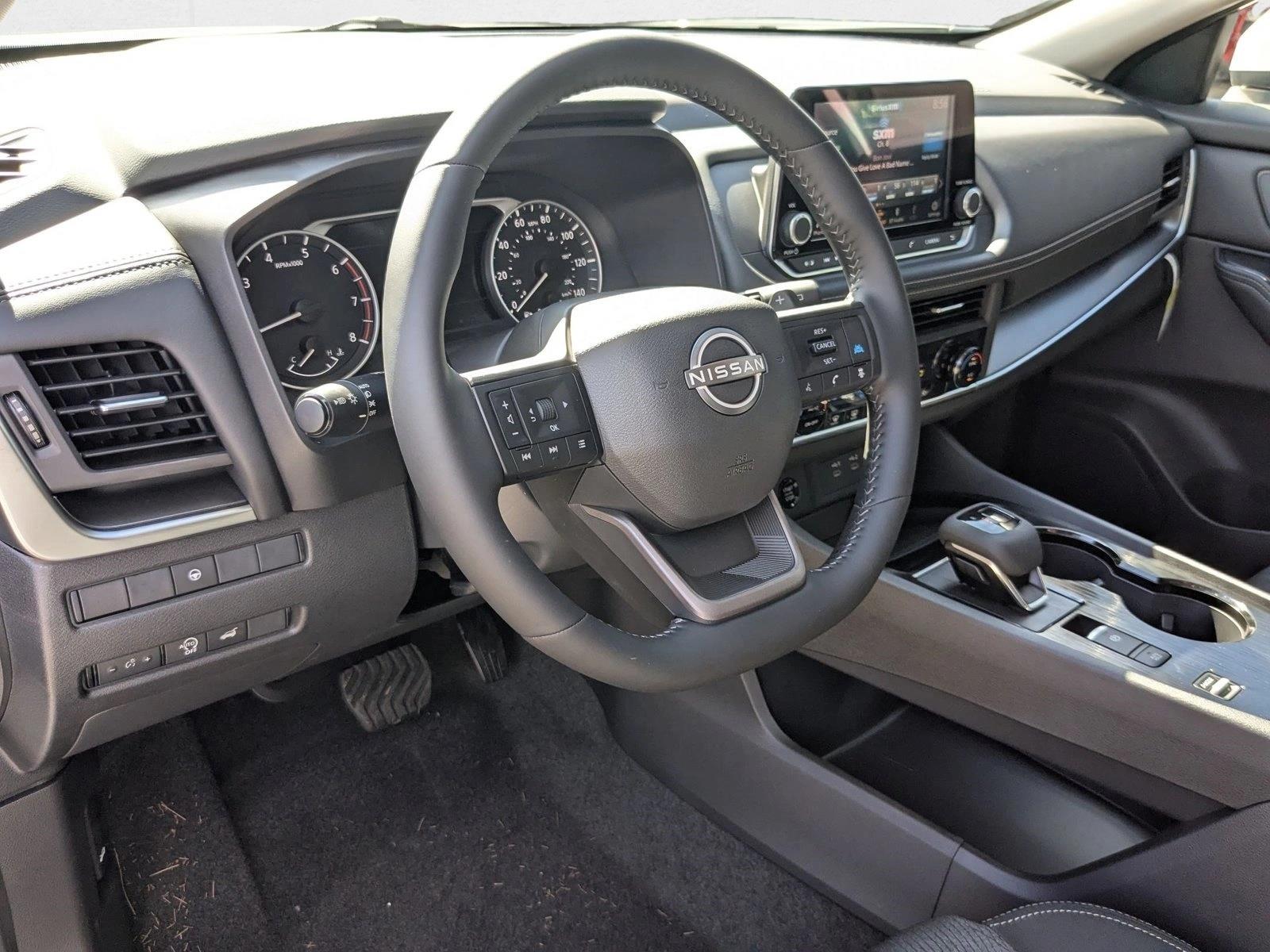 2026 Nissan Rogue SV photo 2