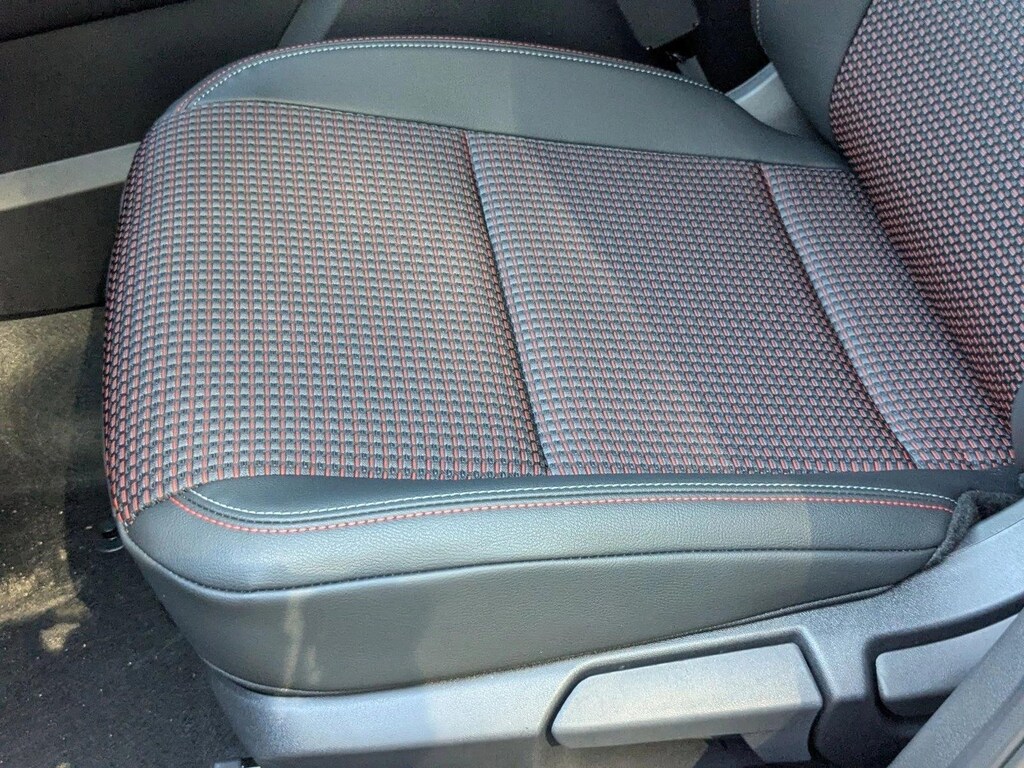 New 2026 Nissan Kicks SR SUV