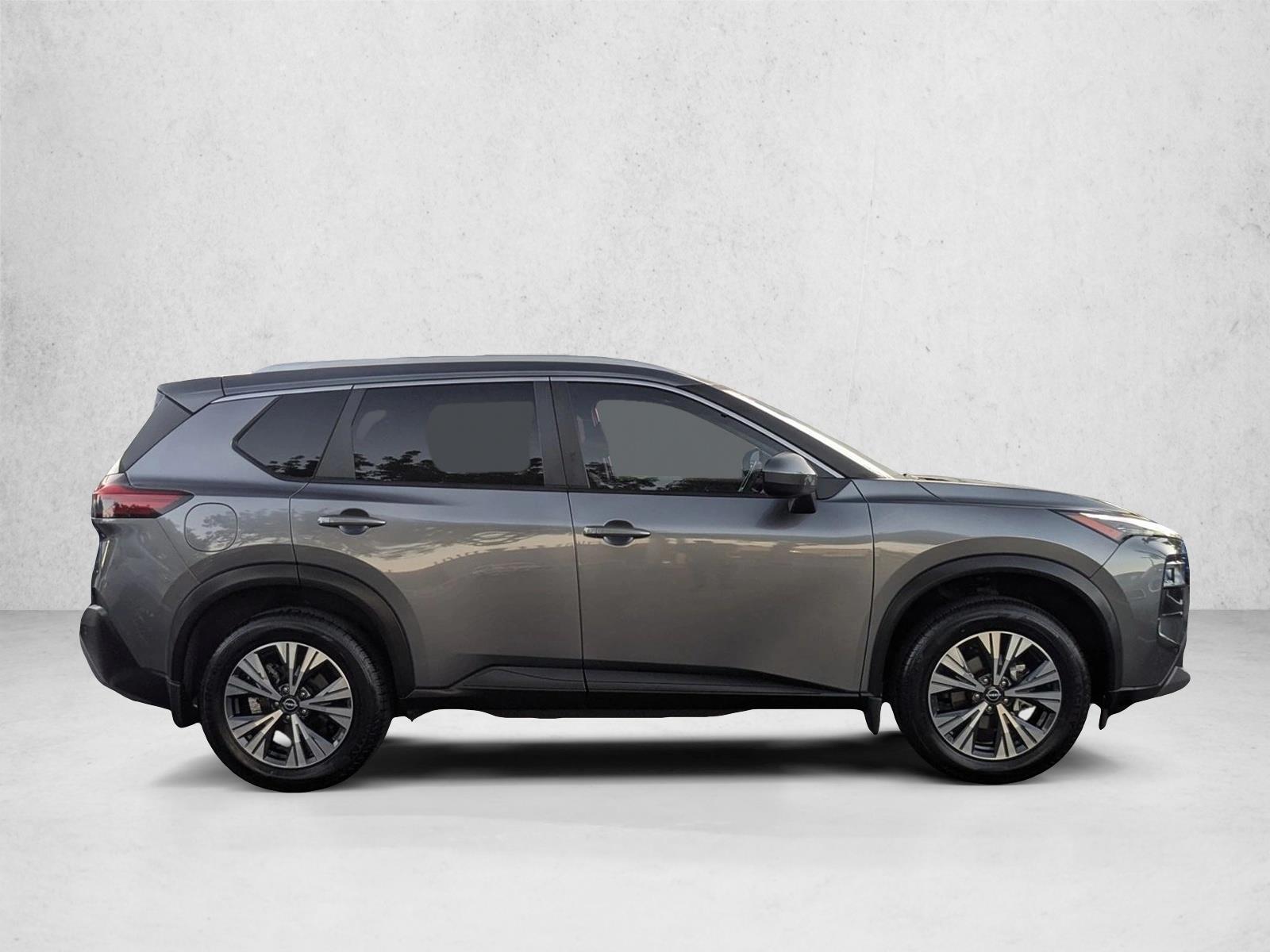 2023 Nissan Rogue SV photo 4