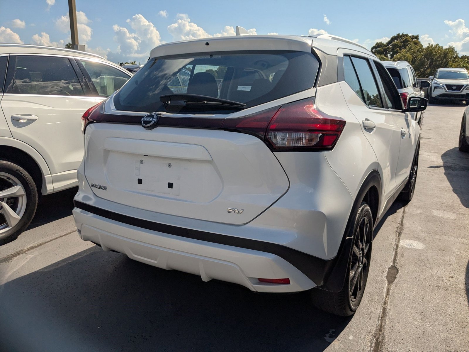 2023 Nissan Kicks SV photo 2