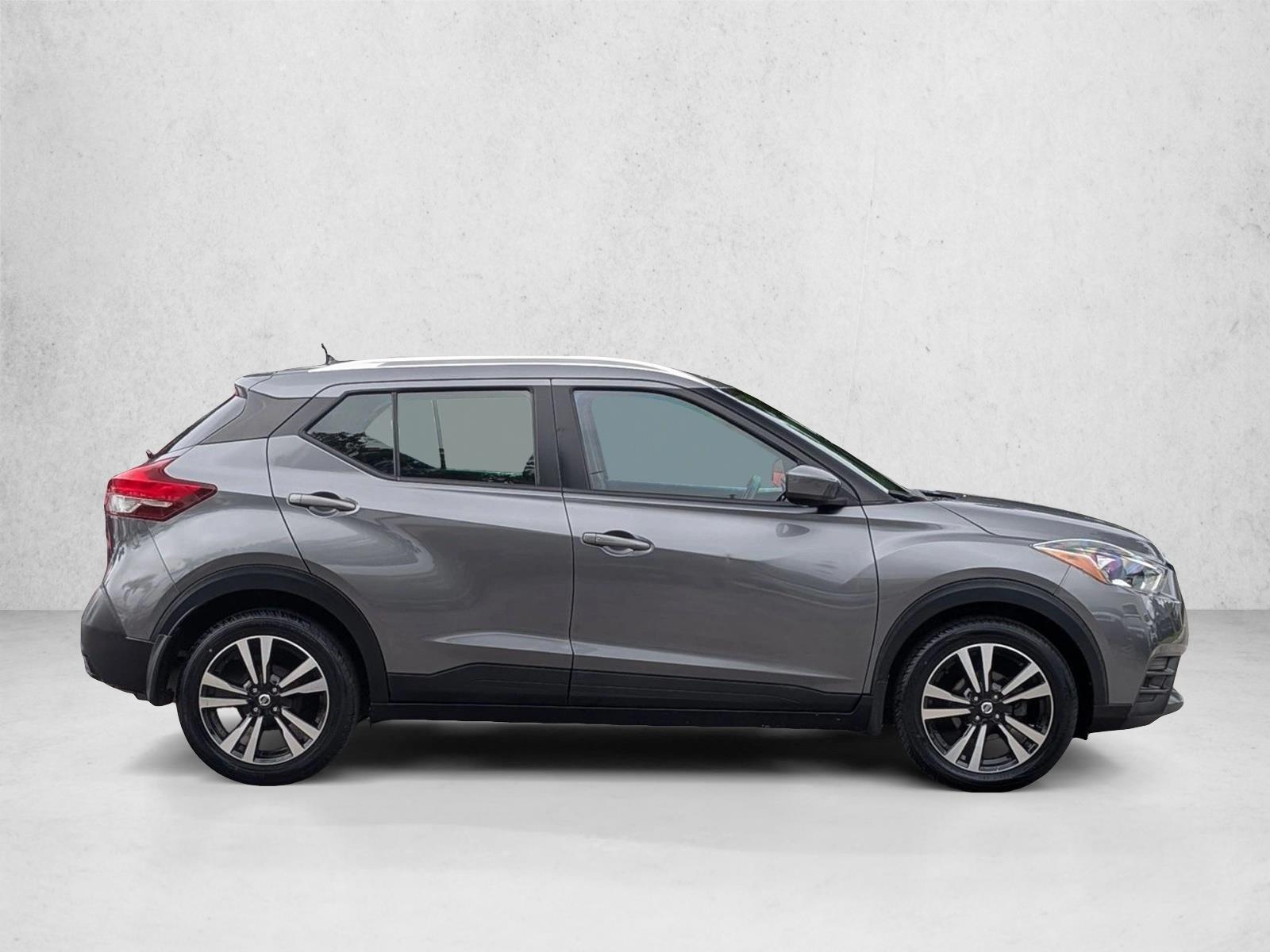 2020 Nissan Kicks SV photo 4