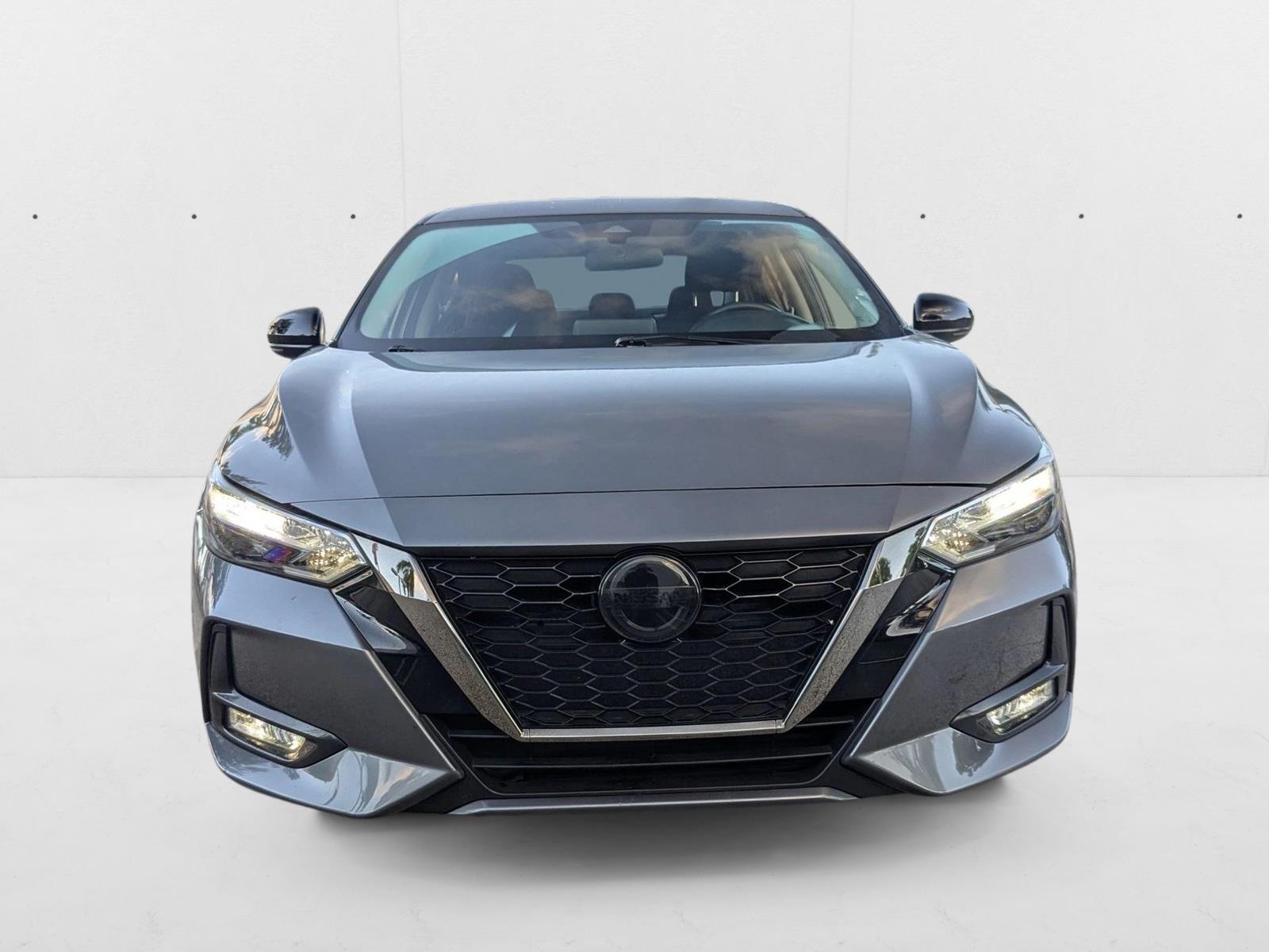 2022 Nissan Sentra SR photo 2