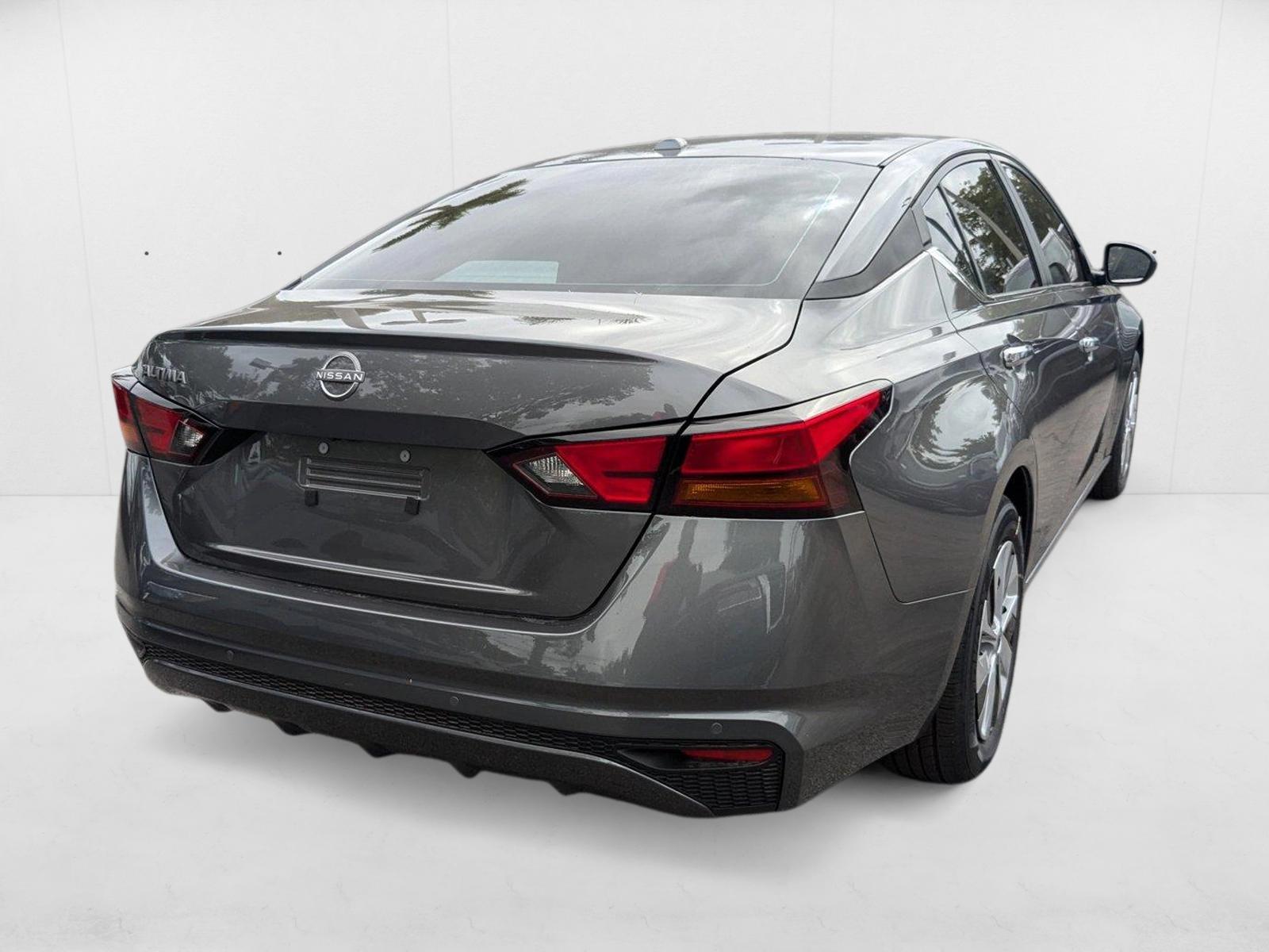 2025 Nissan Altima S photo 2