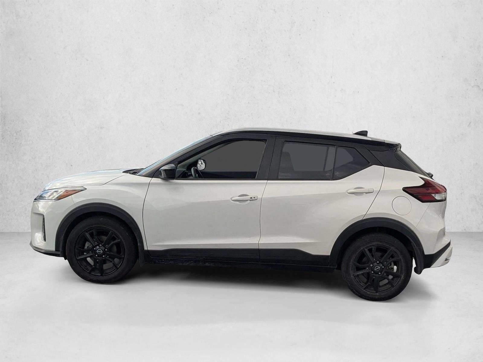 2023 Nissan Kicks SV photo 2