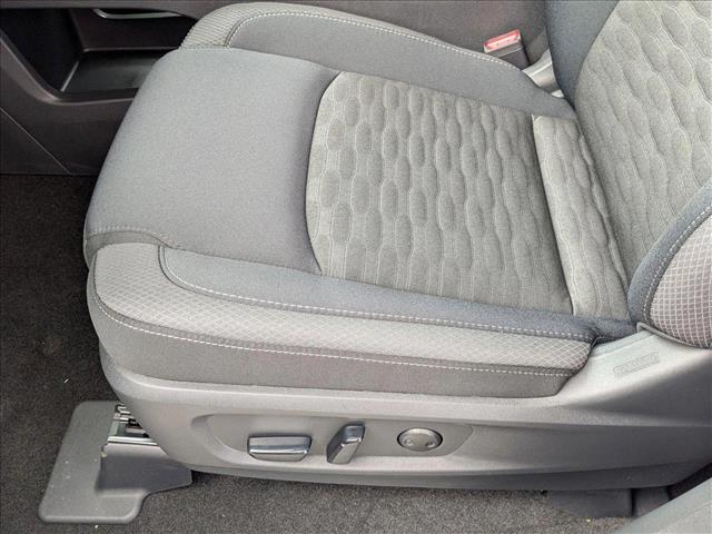 2025 Nissan Pathfinder SV photo 4