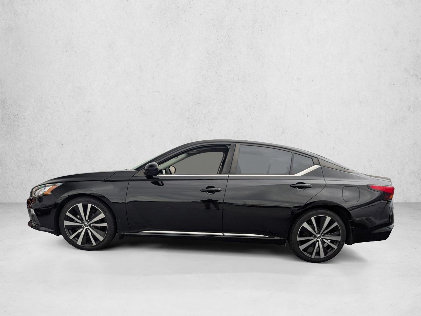 2020 Nissan Altima 2.5 SR photo 2