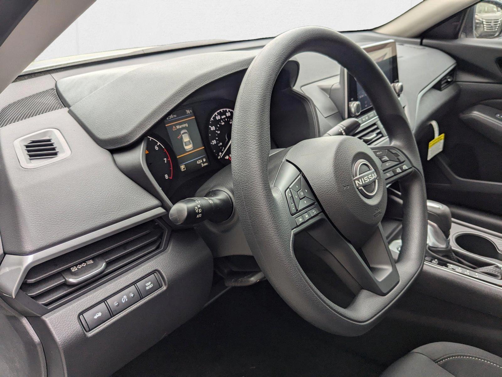 2025 Nissan Altima S photo 3