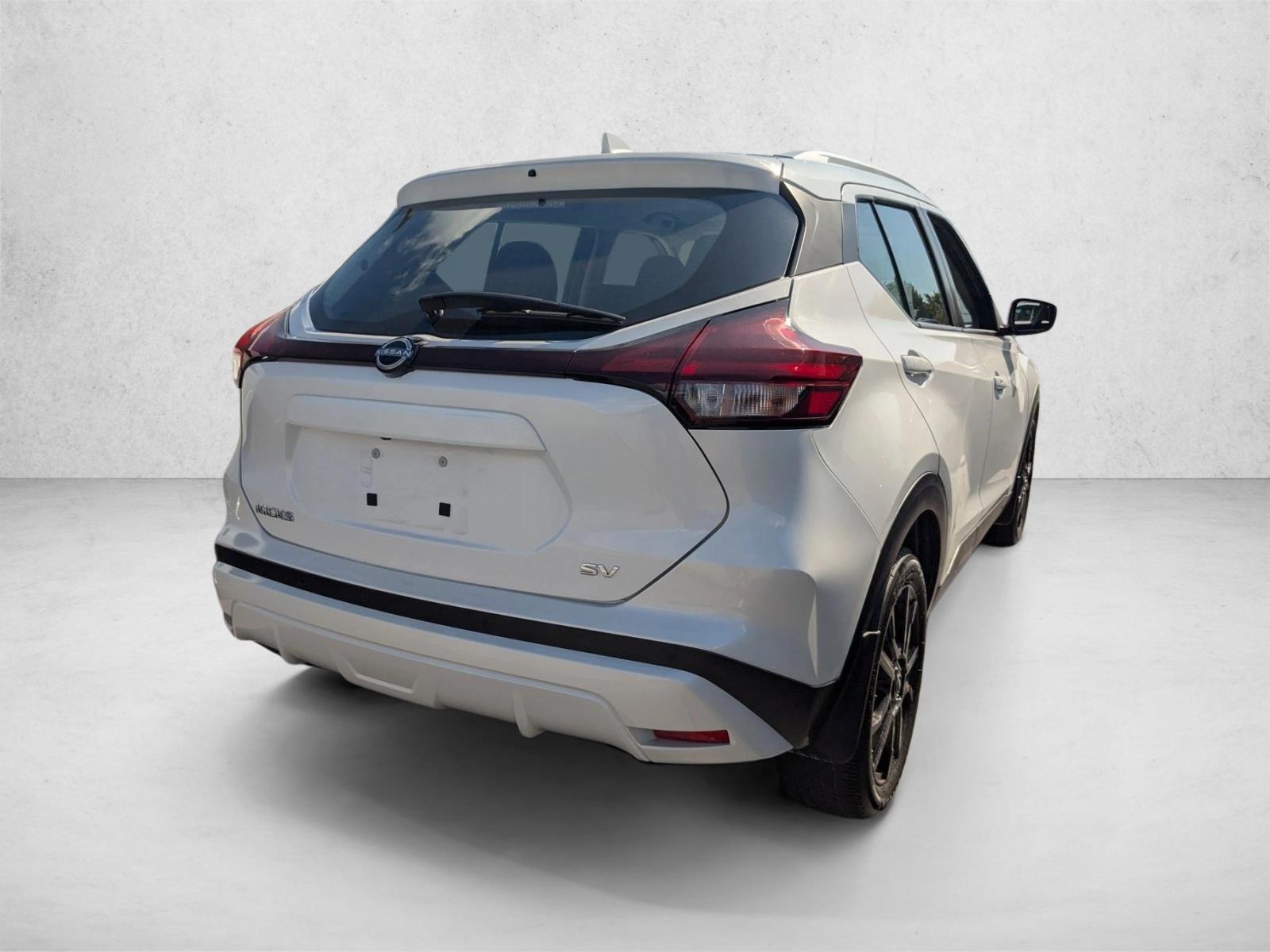 2023 Nissan Kicks SV photo 2