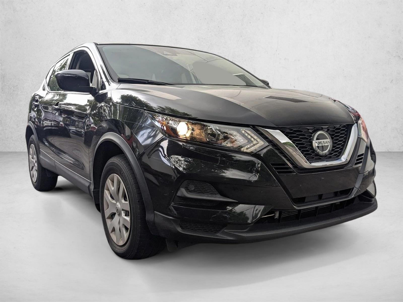 2020 Nissan Rogue Sport S photo 3