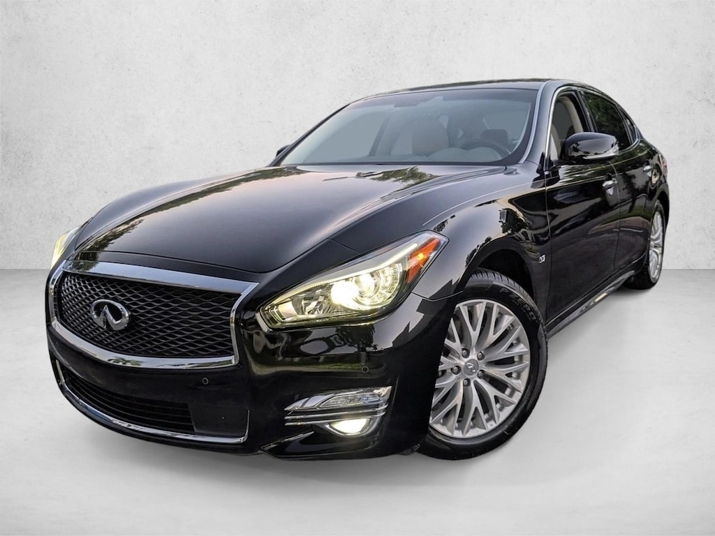 Used 2015 INFINITI Q70L  Sedan