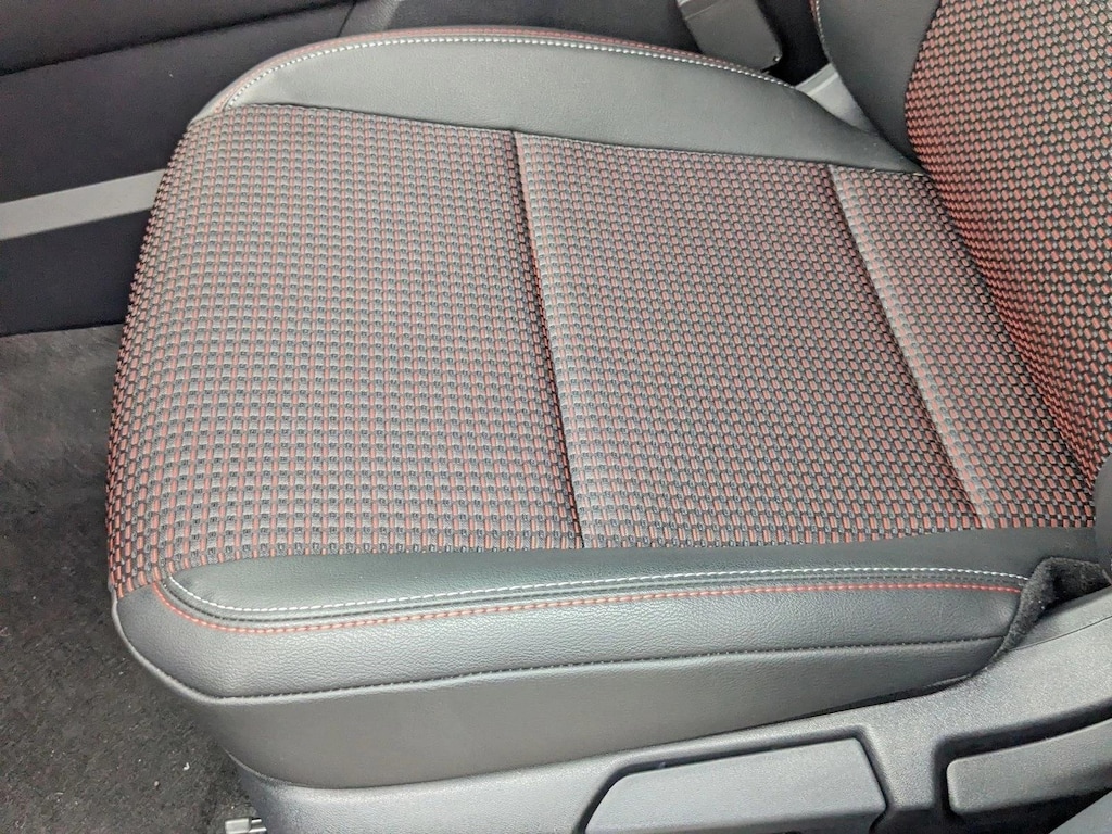 New 2026 Nissan Kicks SR SUV