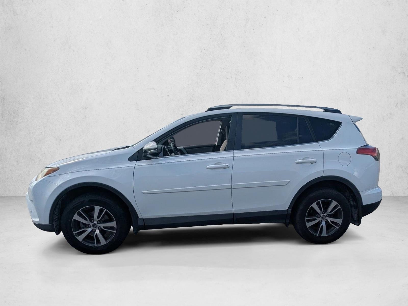 2018 Toyota RAV4 XLE photo 2