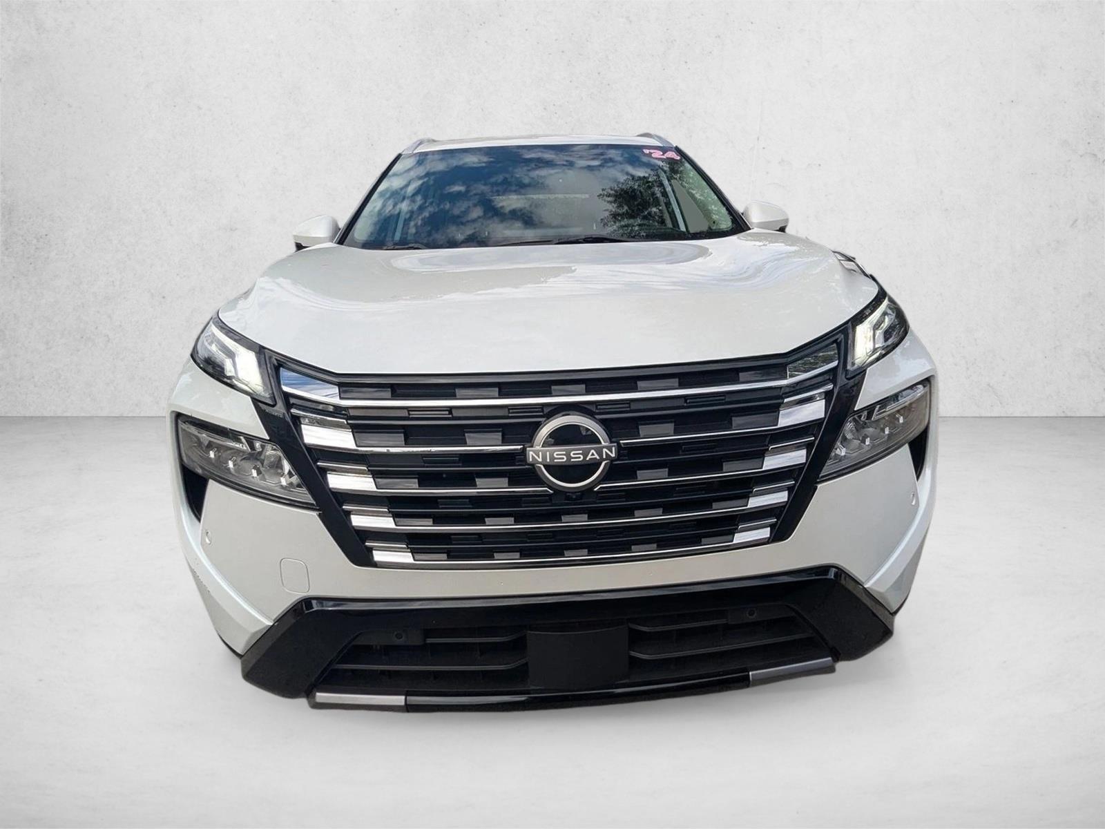 2024 Nissan Rogue Platinum photo 2