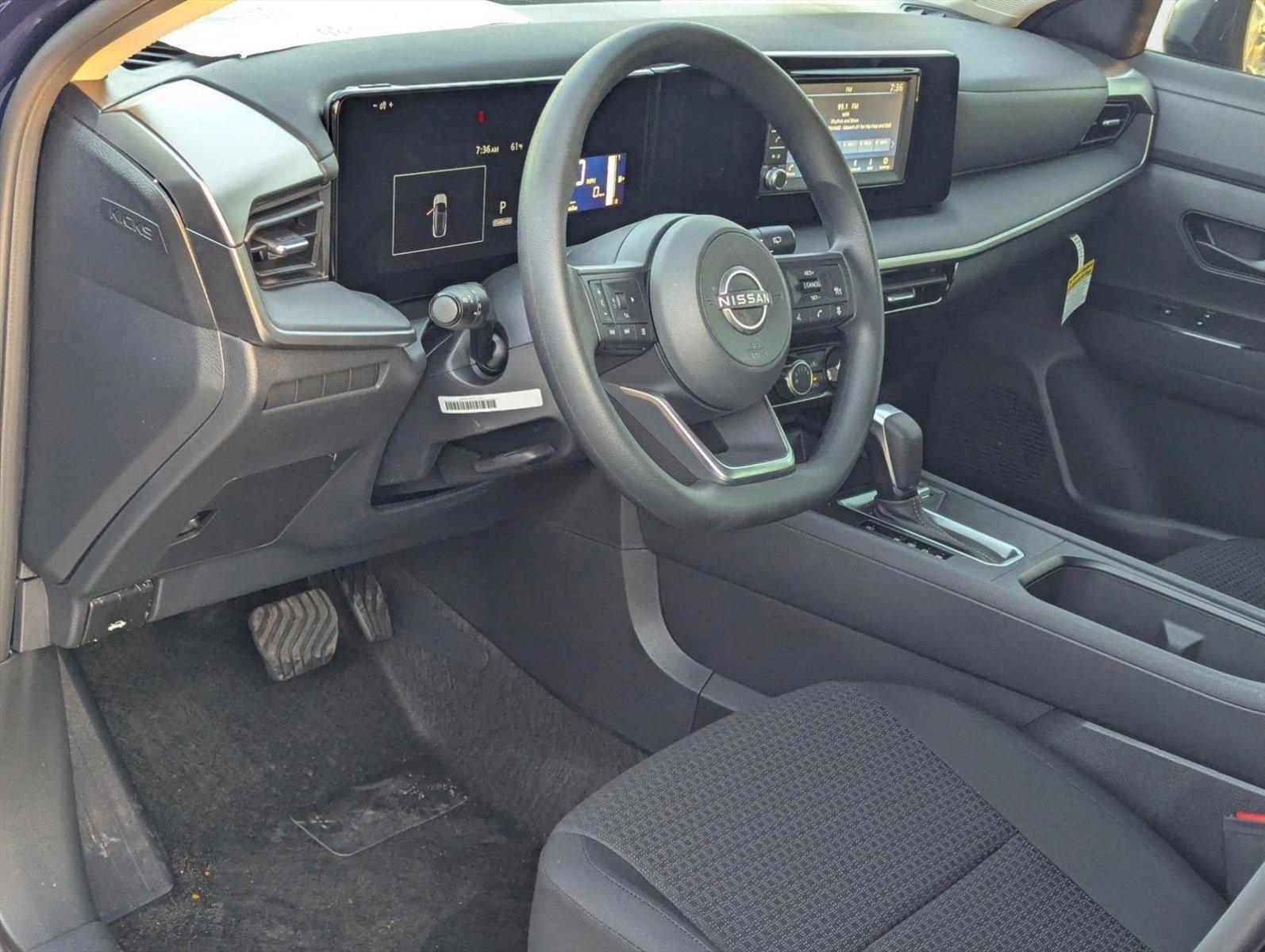 2025 Nissan Kicks S photo 3