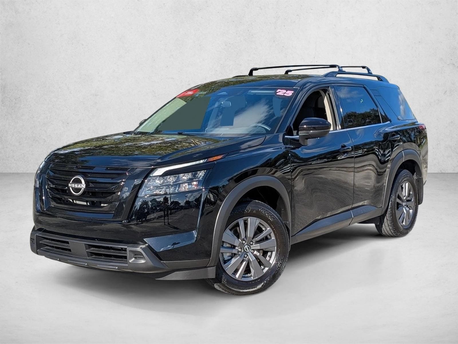 2025 Nissan Pathfinder SV's photo