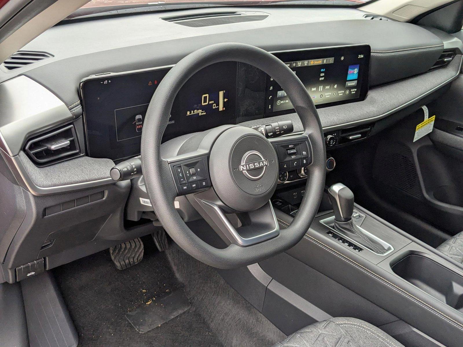 2025 Nissan Kicks SV photo 3