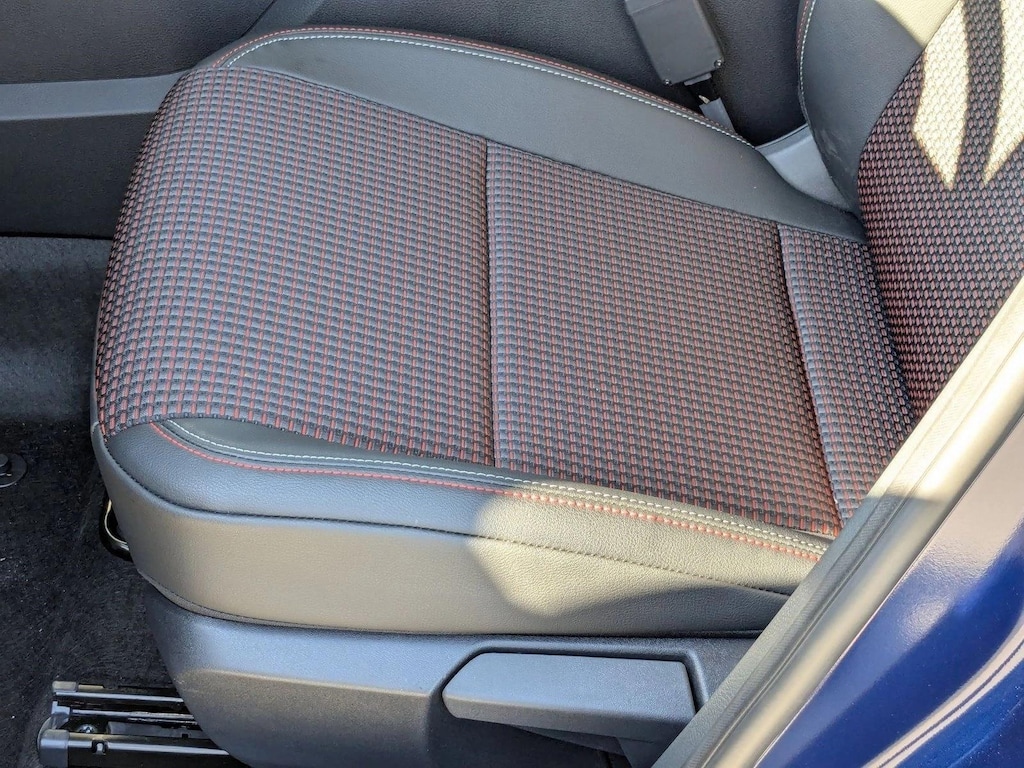 New 2026 Nissan Kicks SR SUV