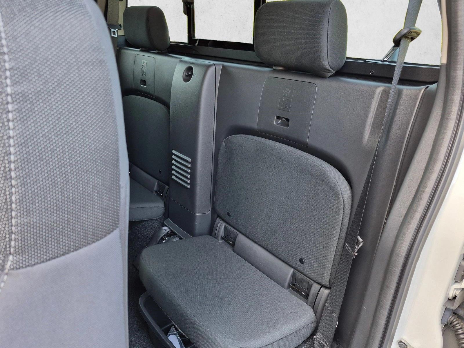 2025 Nissan Frontier SV - Photo 17