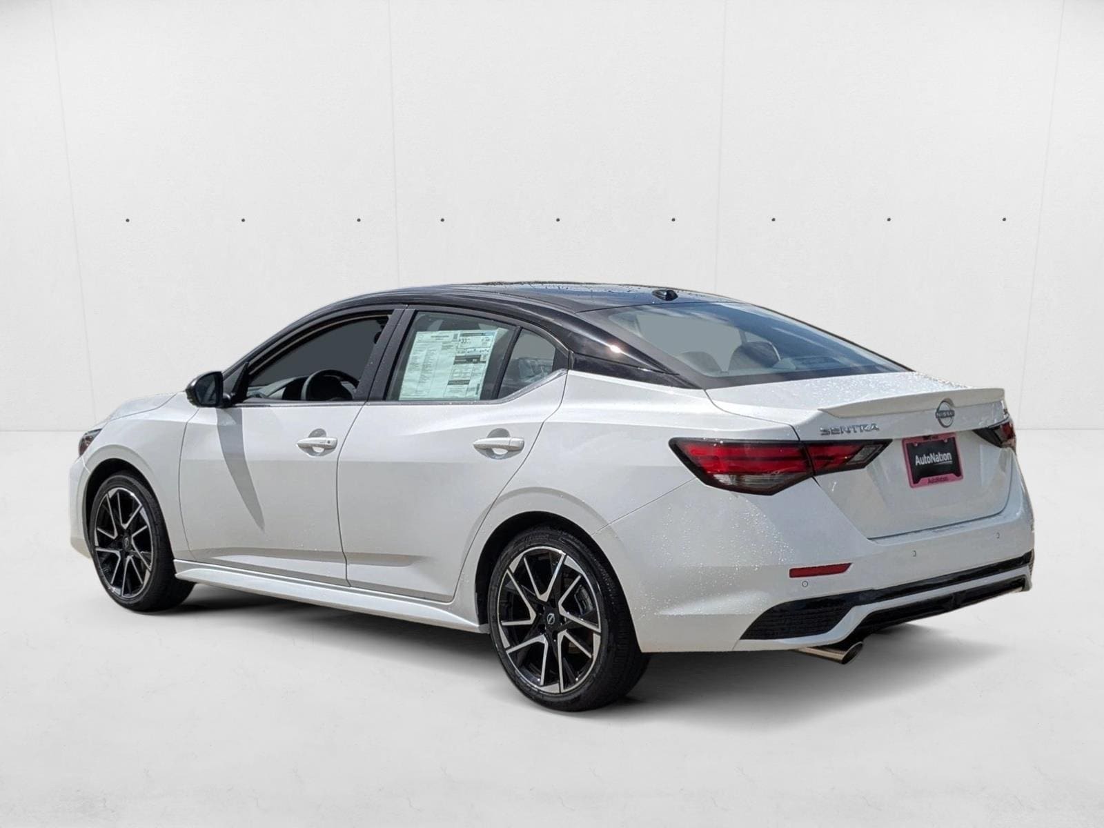 2025 Nissan Sentra SR - Photo 8