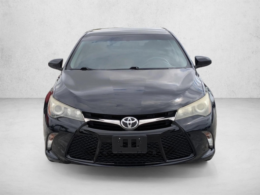 Used 2015 Toyota Camry SE Sedan