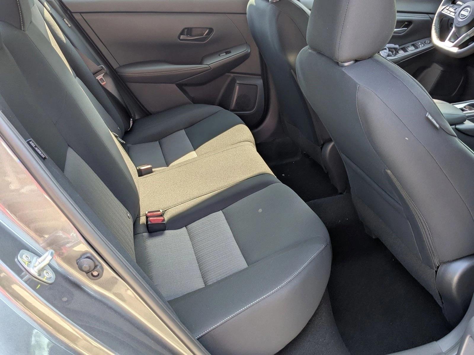 2025 Nissan Sentra SV - Photo 14