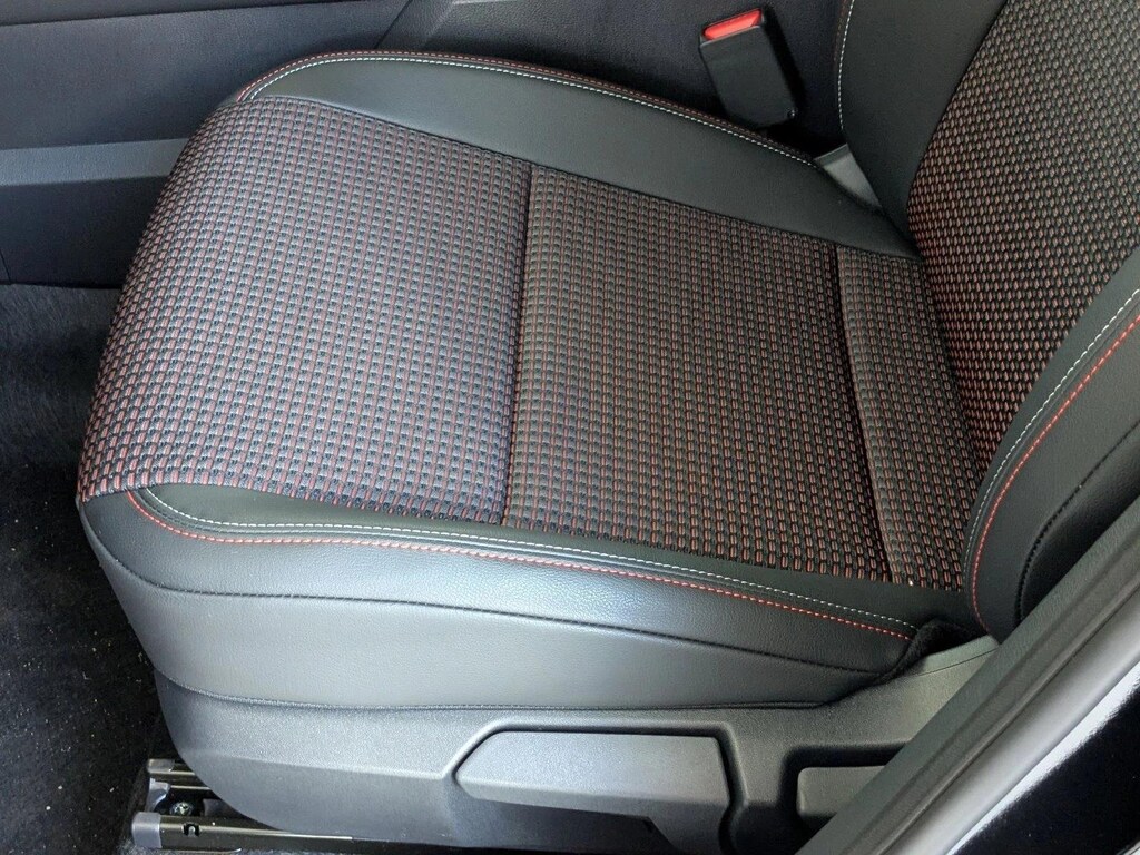 New 2026 Nissan Kicks SR SUV