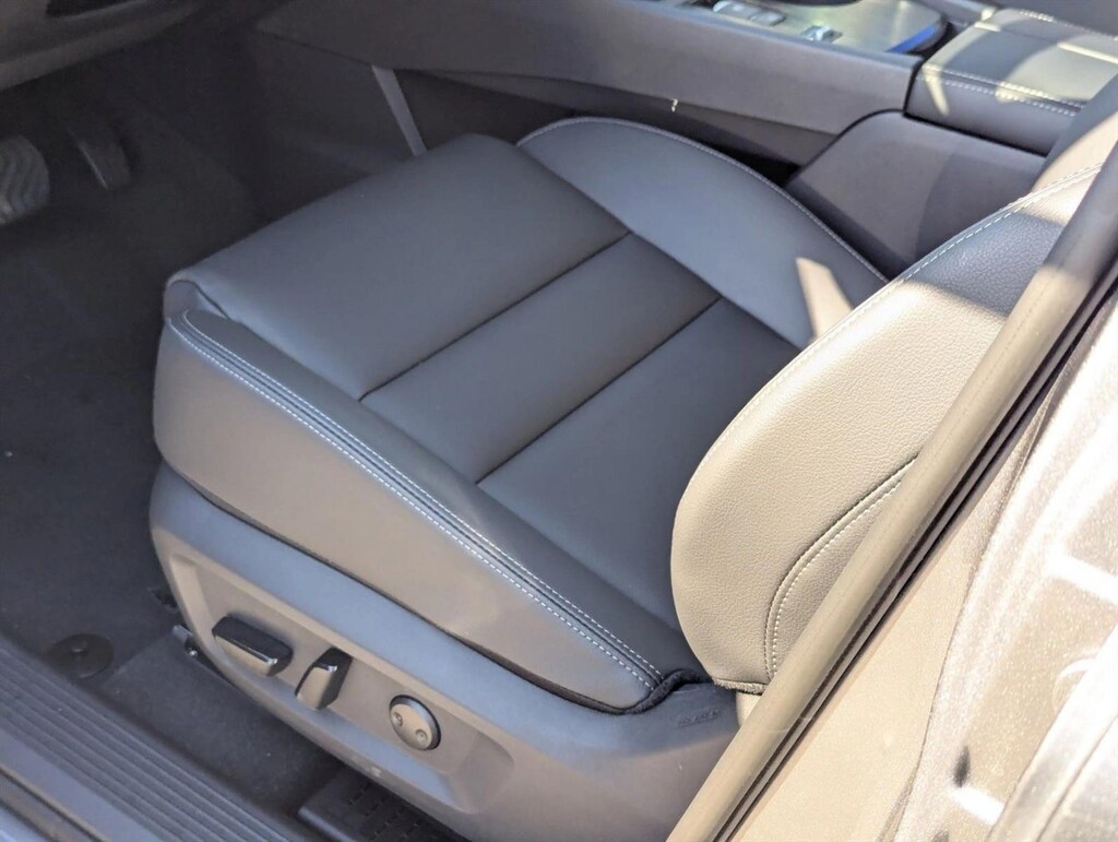 New 2025 Nissan Rogue SL SUV