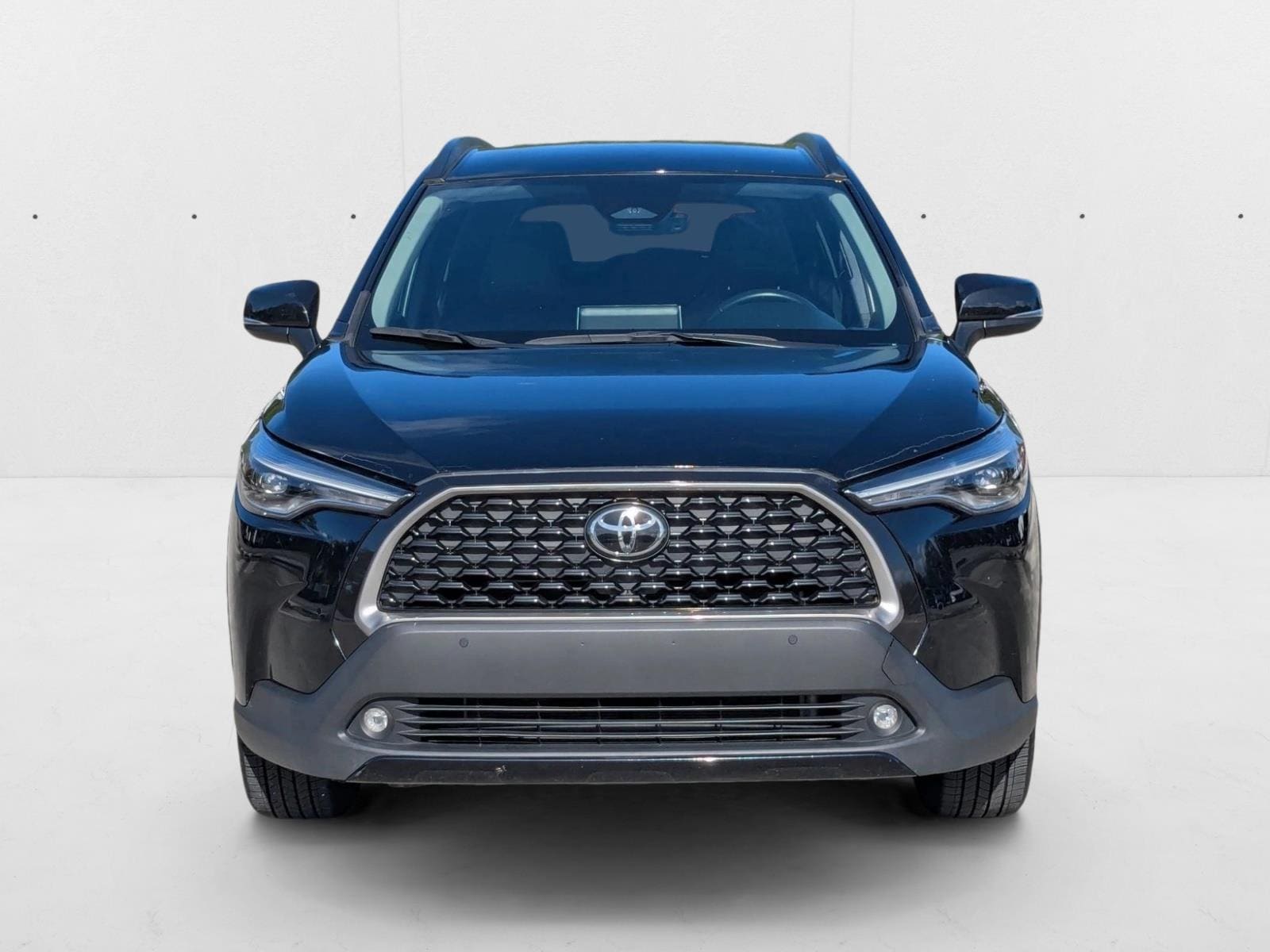 Used 2023 Toyota Corolla Cross XLE with VIN 7MUEAAAGXPV061969 for sale in Kansas City