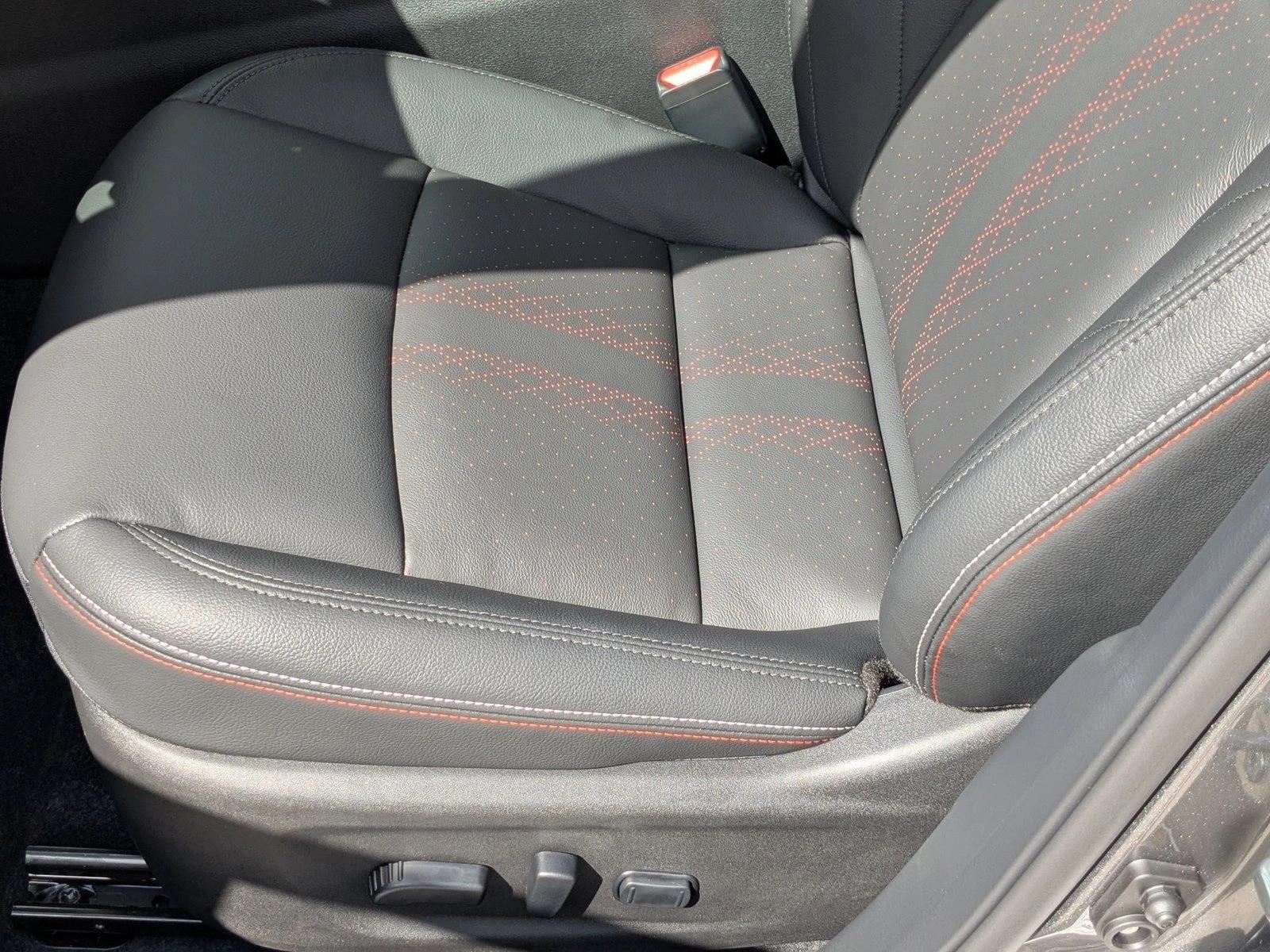 2025 Nissan Altima SR photo 4