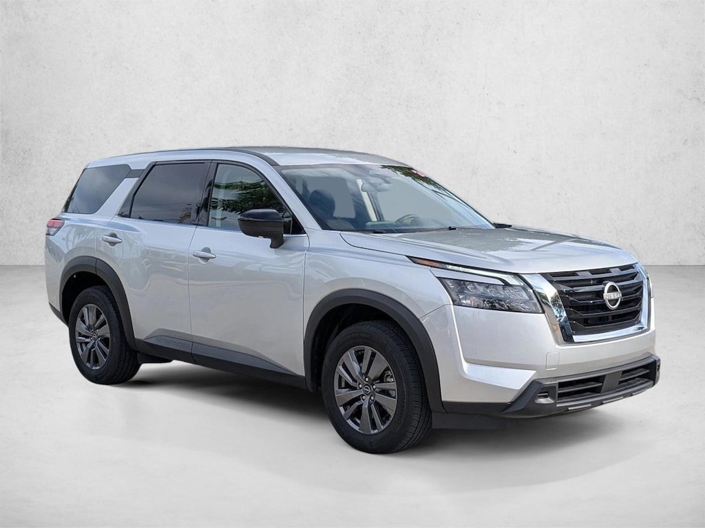 Used 2024 Nissan Pathfinder S SUV