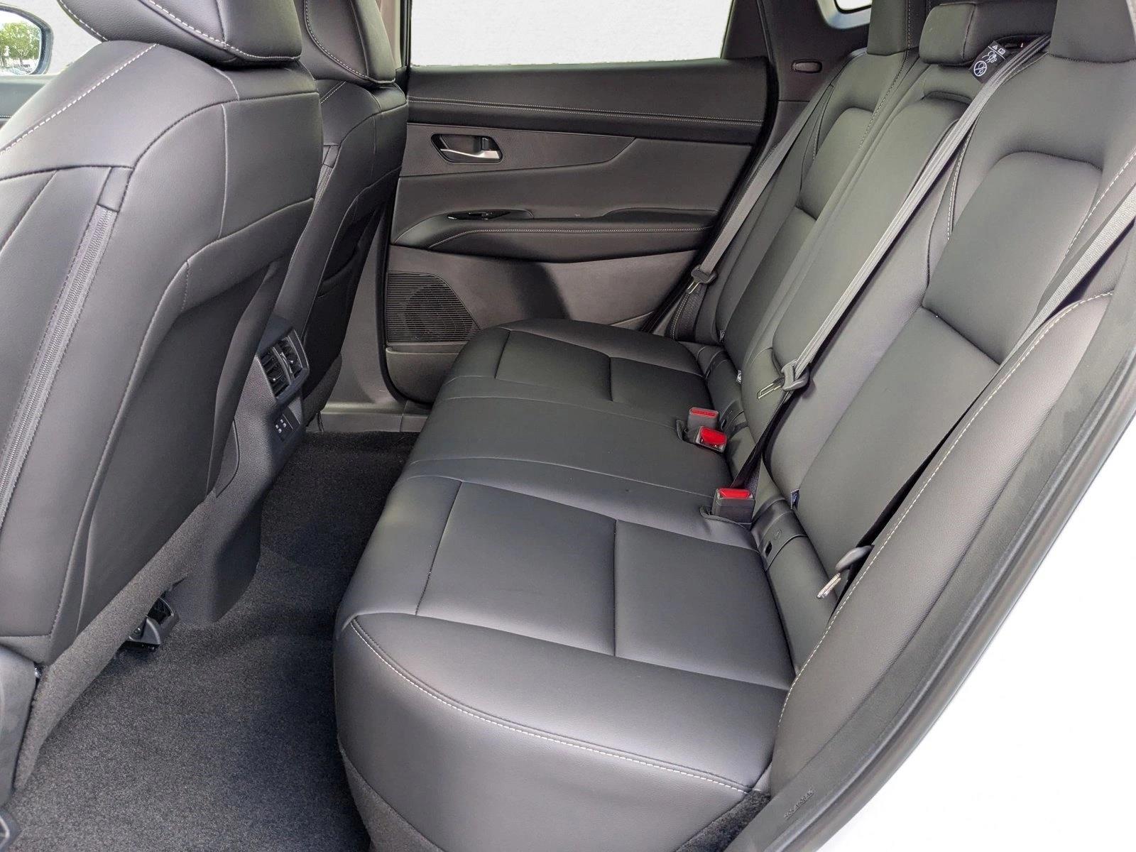 2025 Nissan Murano SL - Photo 14