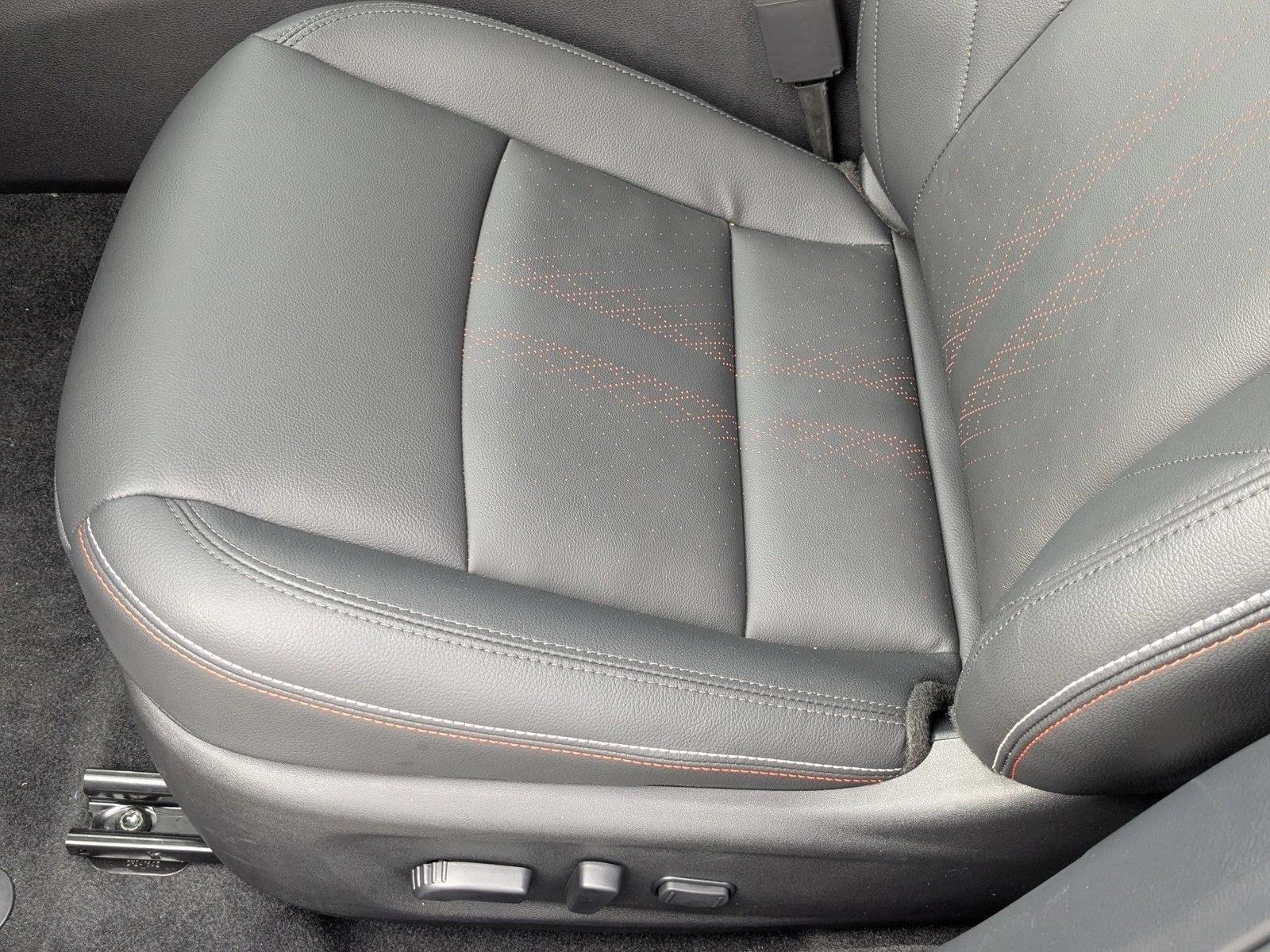 2025 Nissan Altima SR photo 4