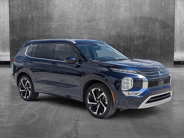 2023 Mitsubishi Outlander SEL photo 3