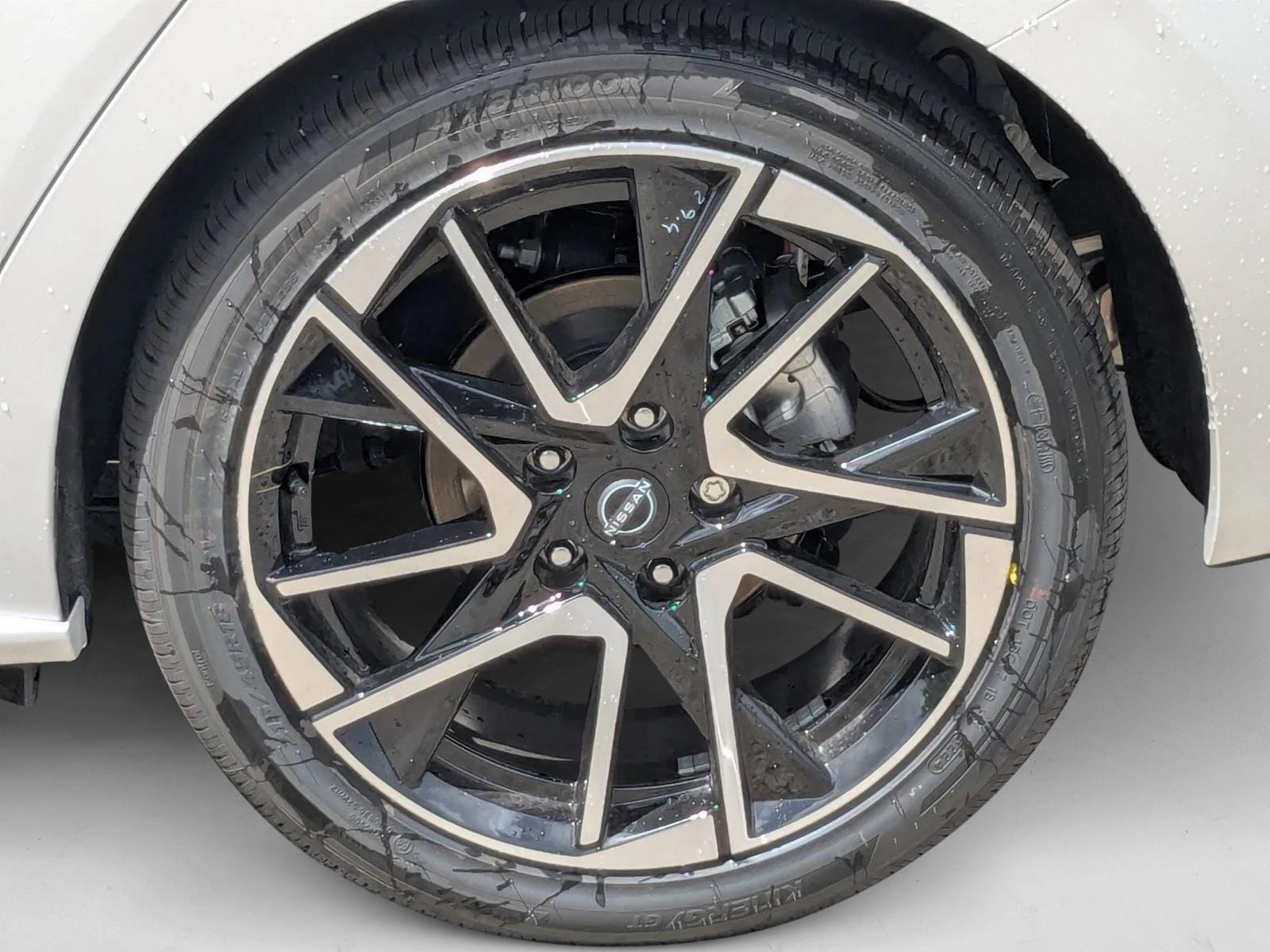 2025 Nissan Sentra SR - Photo 9