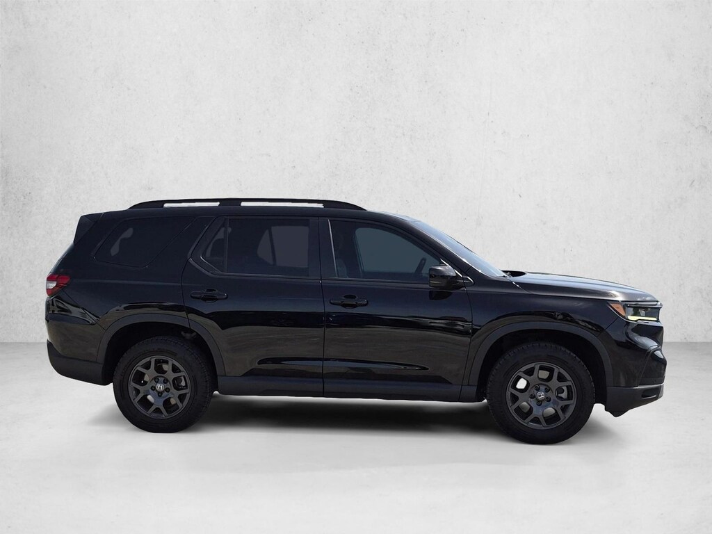 Used 2025 Honda Pilot TrailSport SUV