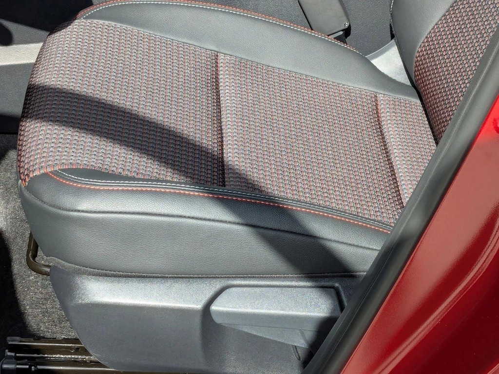 New 2026 Nissan Kicks SR SUV