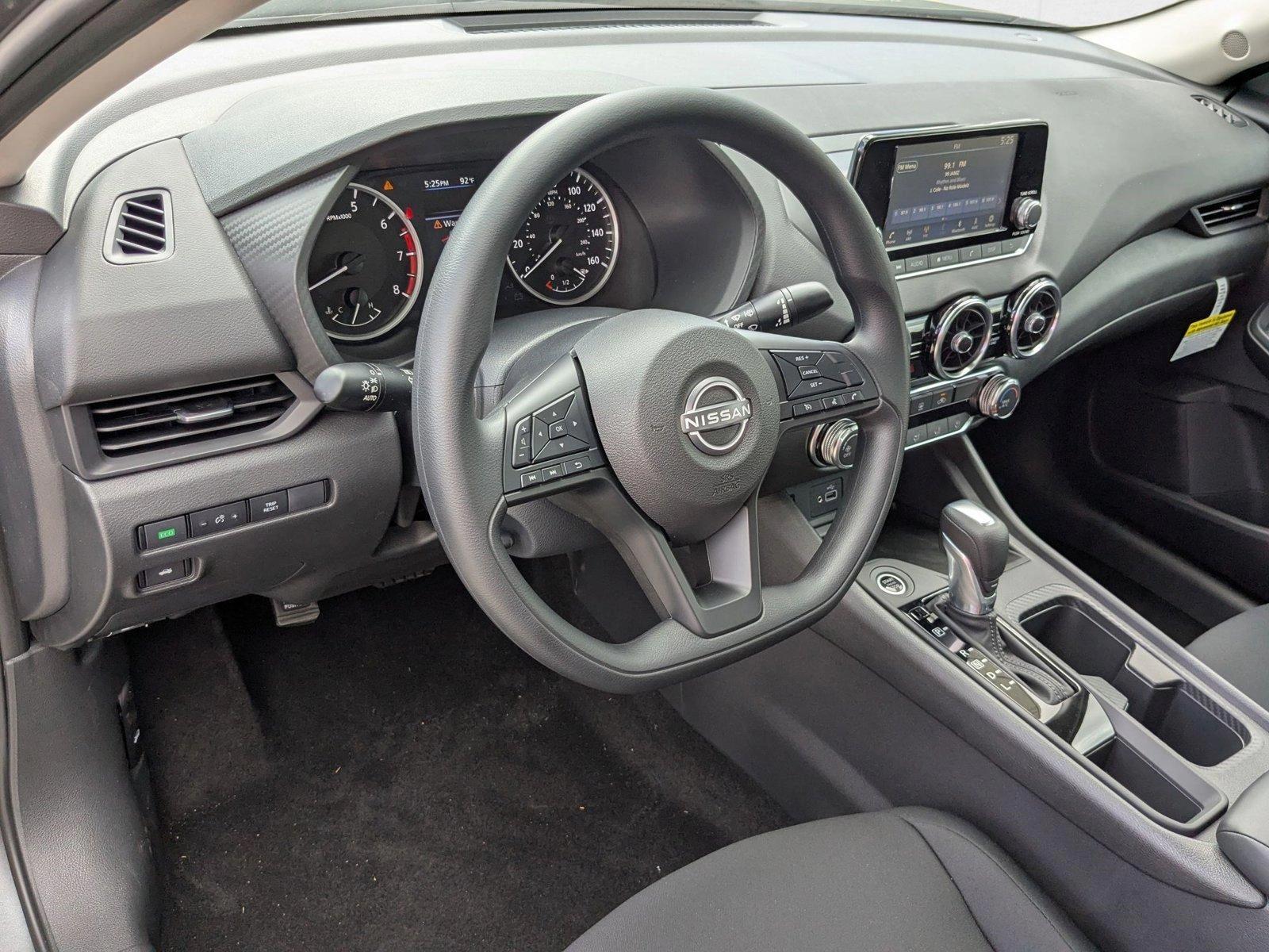 2025 Nissan Sentra S photo 3