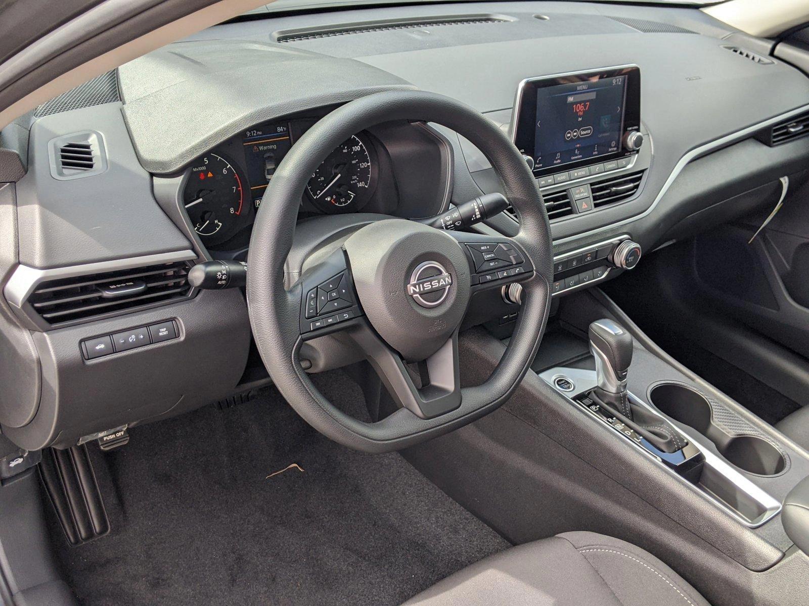 2025 Nissan Altima S photo 3