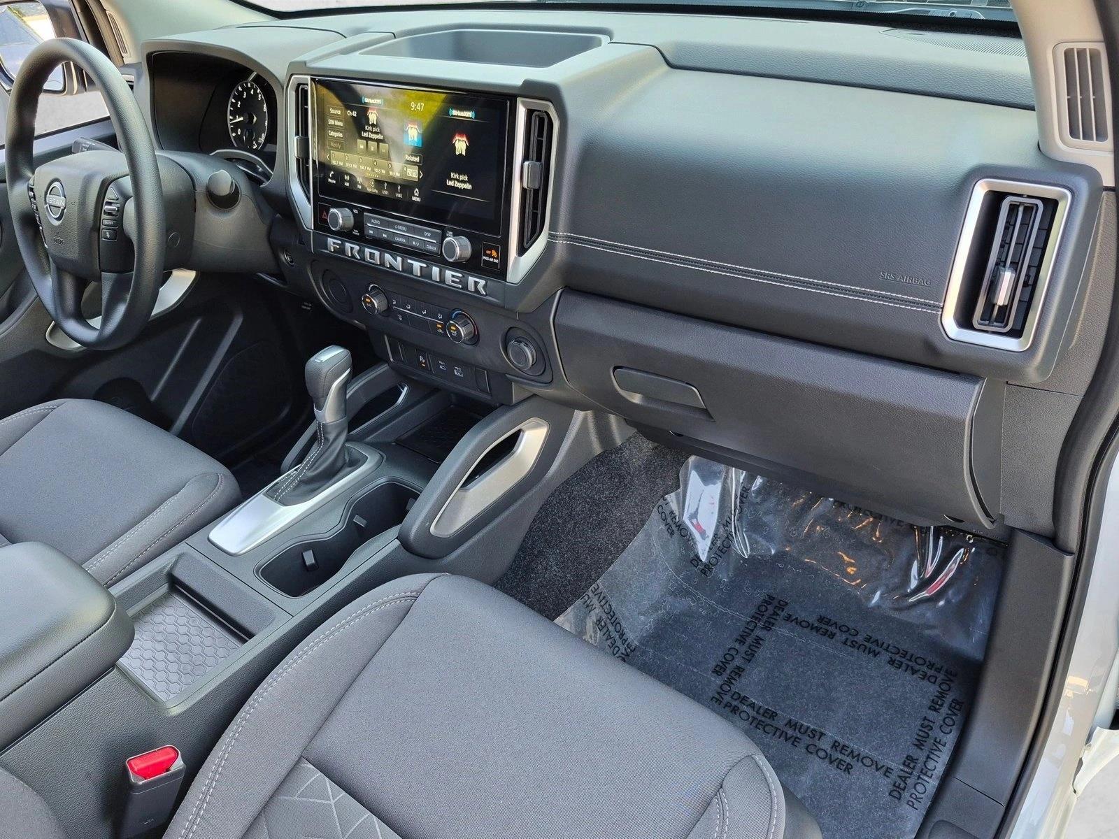2025 Nissan Frontier SV - Photo 20